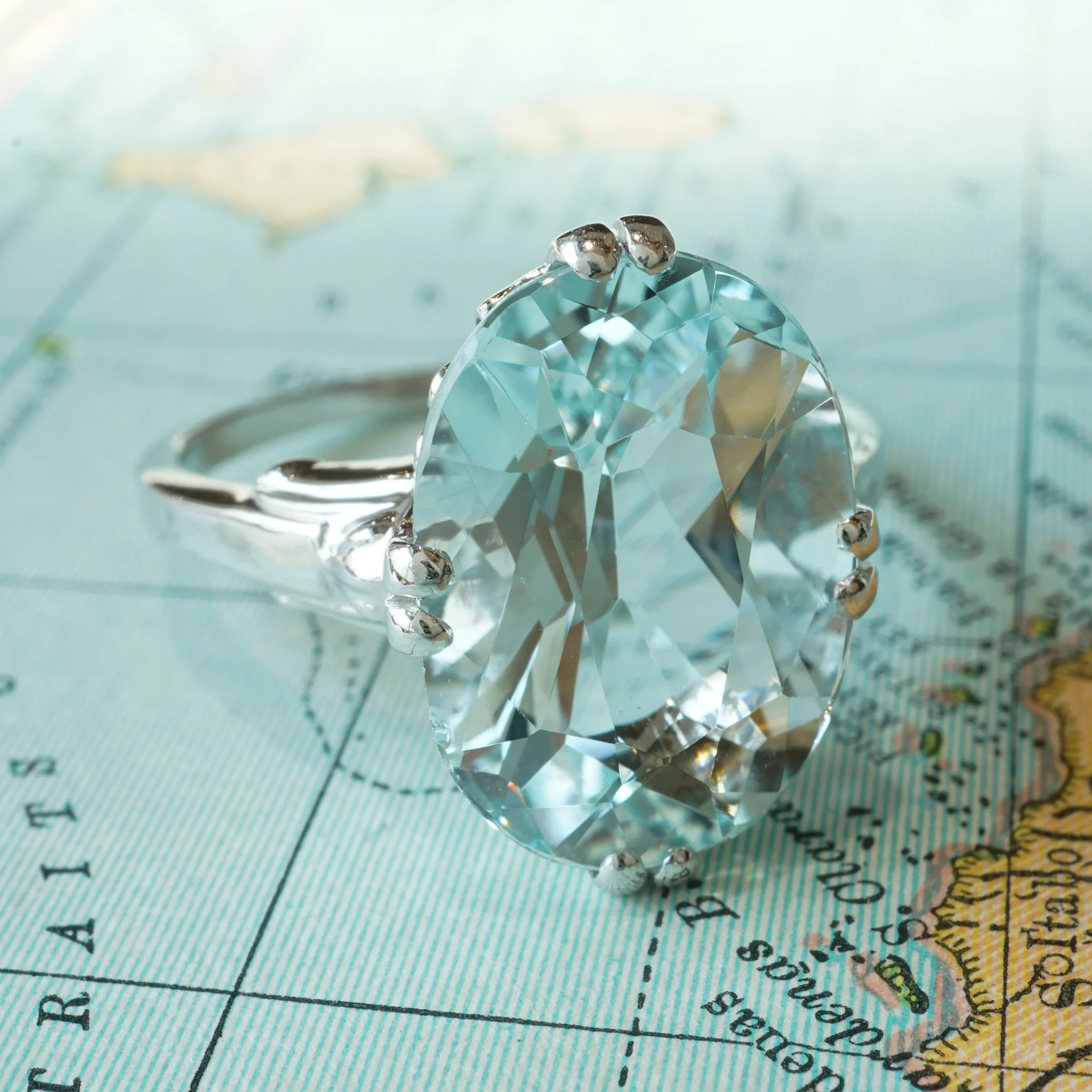 5 Carat Mid-Century Oval Cut Aquamarine Ring in 14k White Gold - Image 6