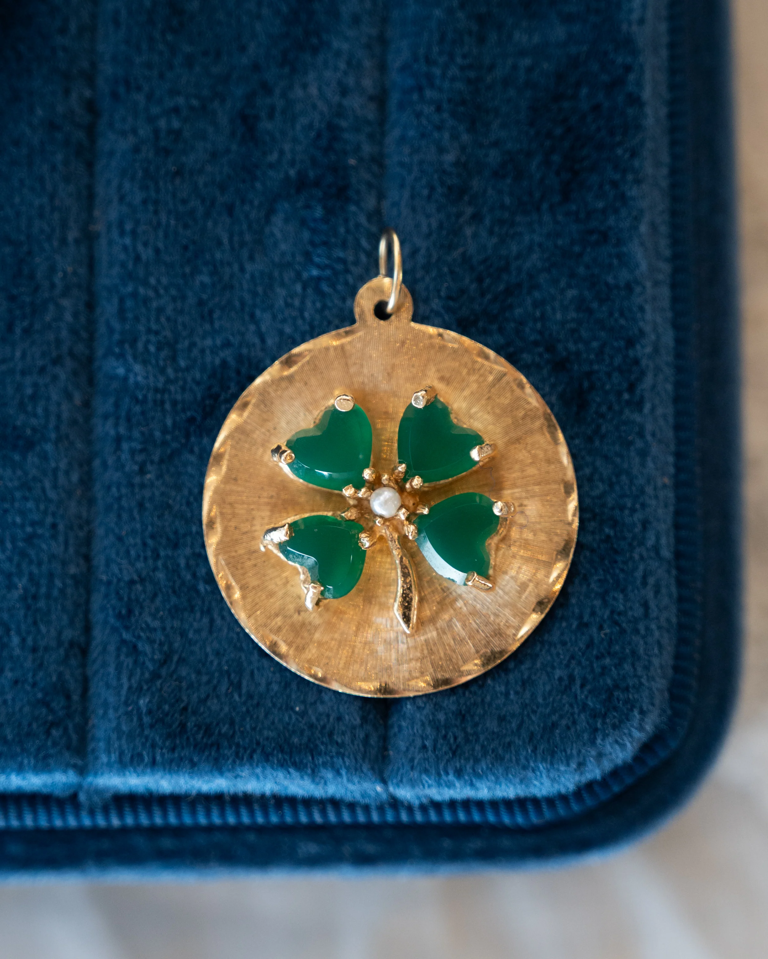 .50 Vintage Chrysoprase Clover Pendant 14k Yellow Gold - Image 3