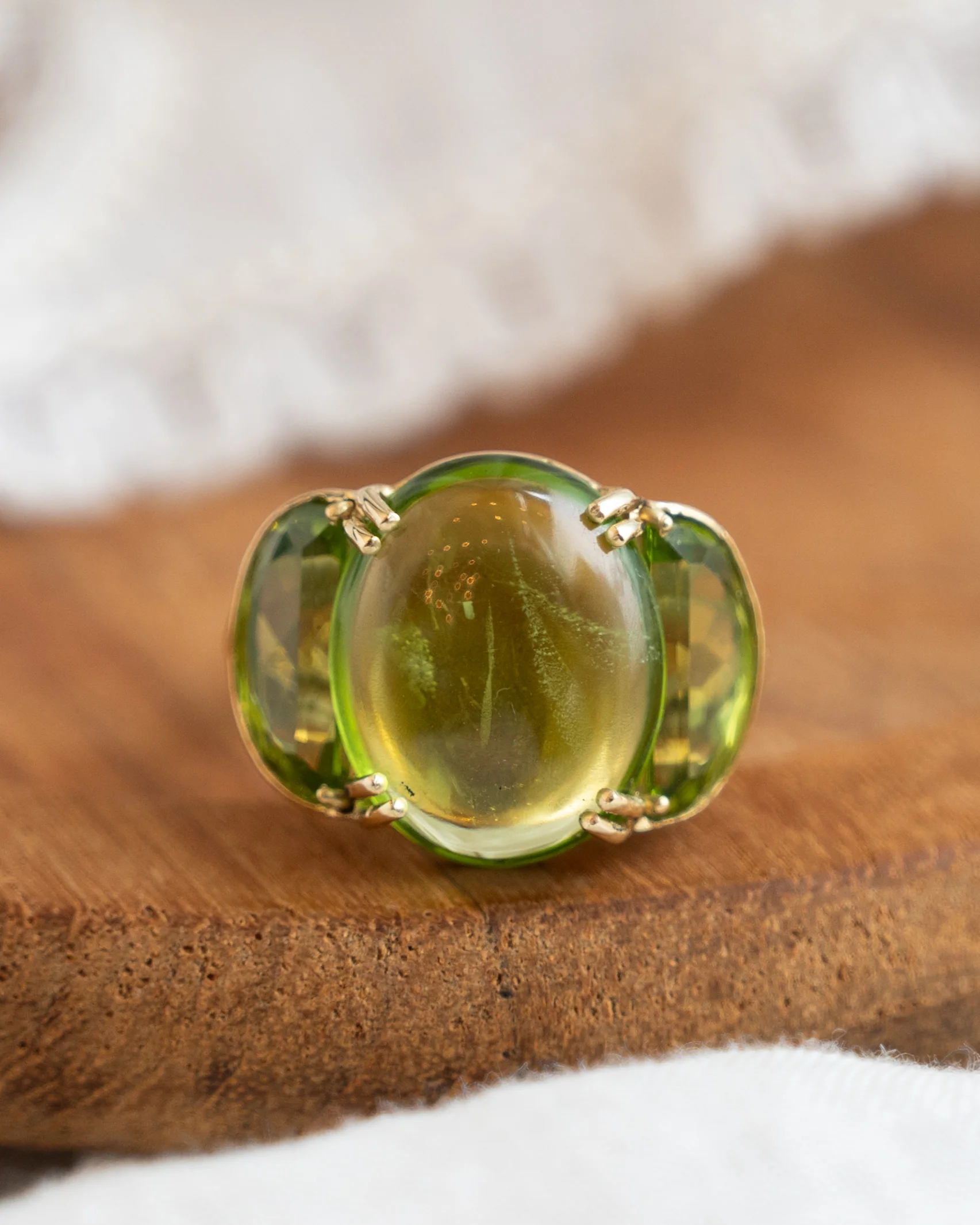 6.16 Oval Cabochon Peridot Cocktail Ring in 21k - Image 6