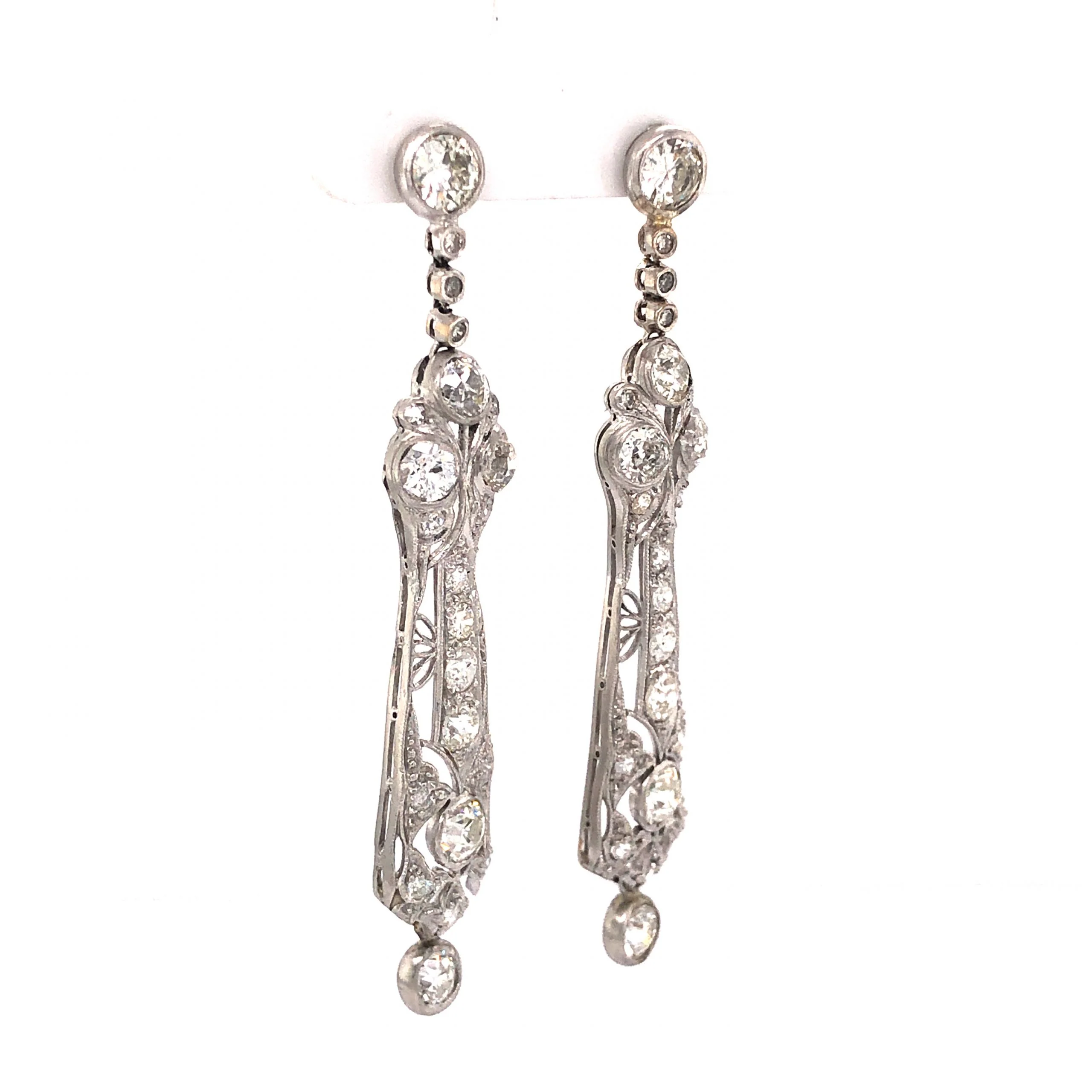 6.22 Art Deco Diamond Drop Earrings in Platinum - Image 3