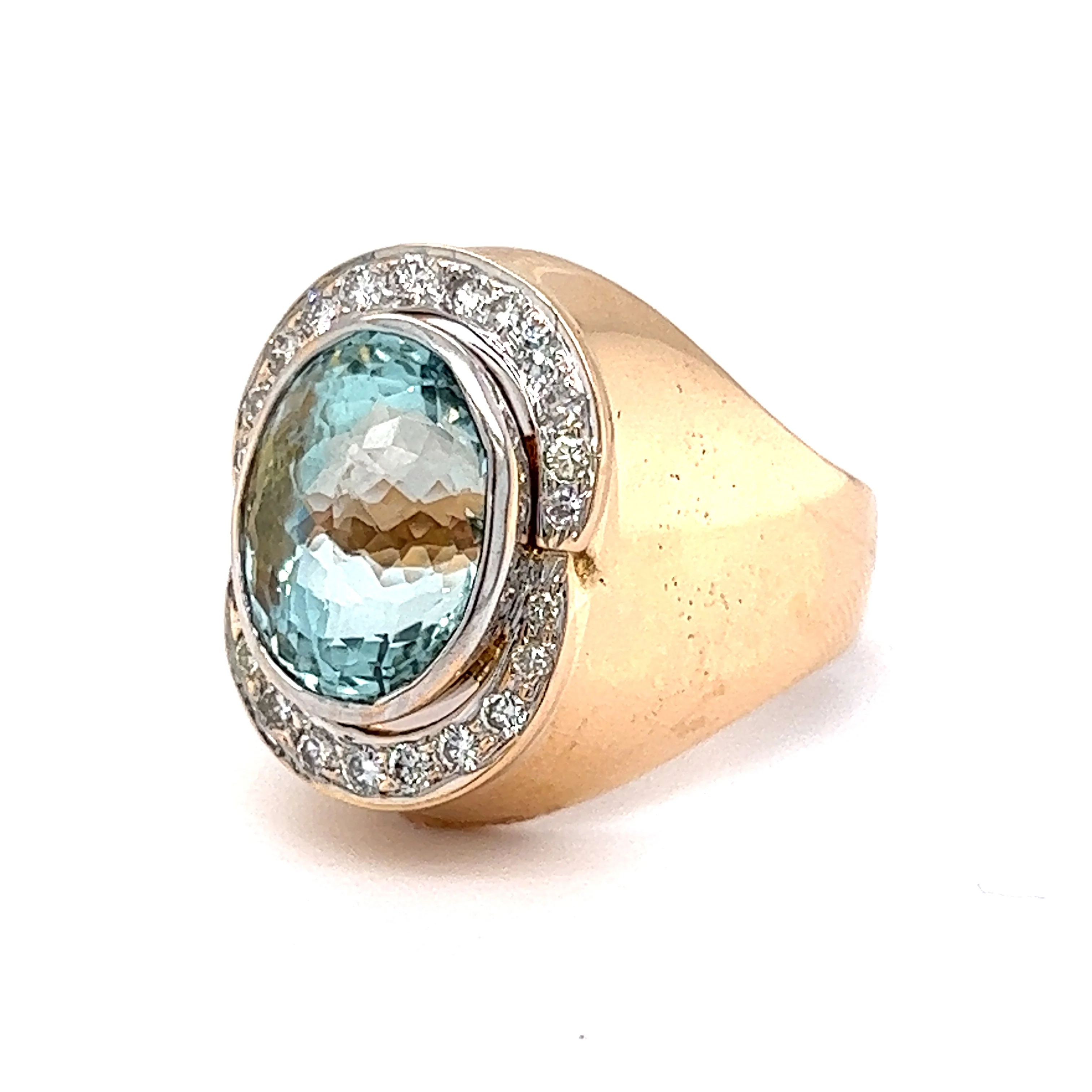 6.24 Oval Aquamarine Cocktail Ring in 18k Yellow Gold & Platinum - Image 2