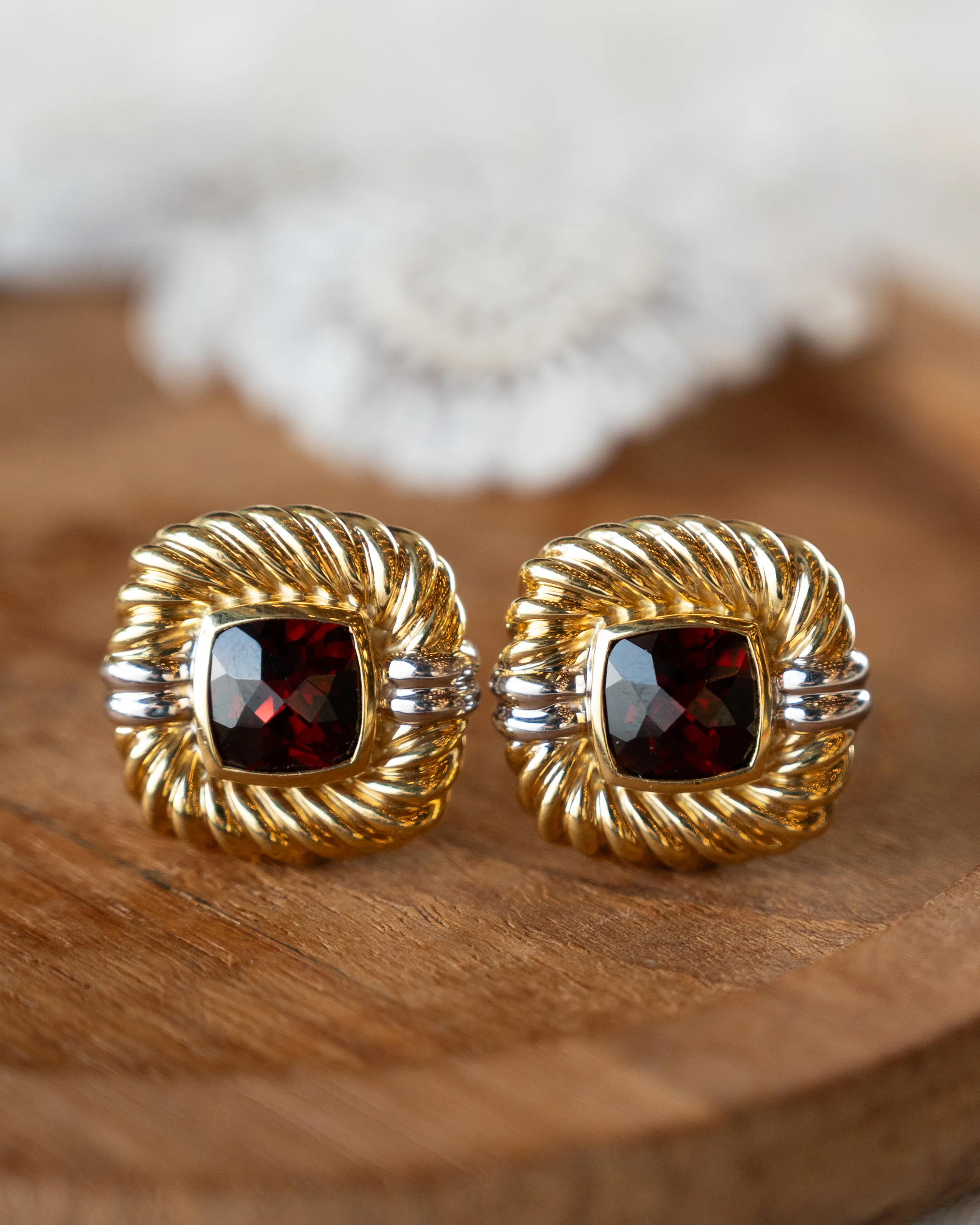 6.68 David Yurman Garnet Earring Studs 18k Yellow Gold - Image 4