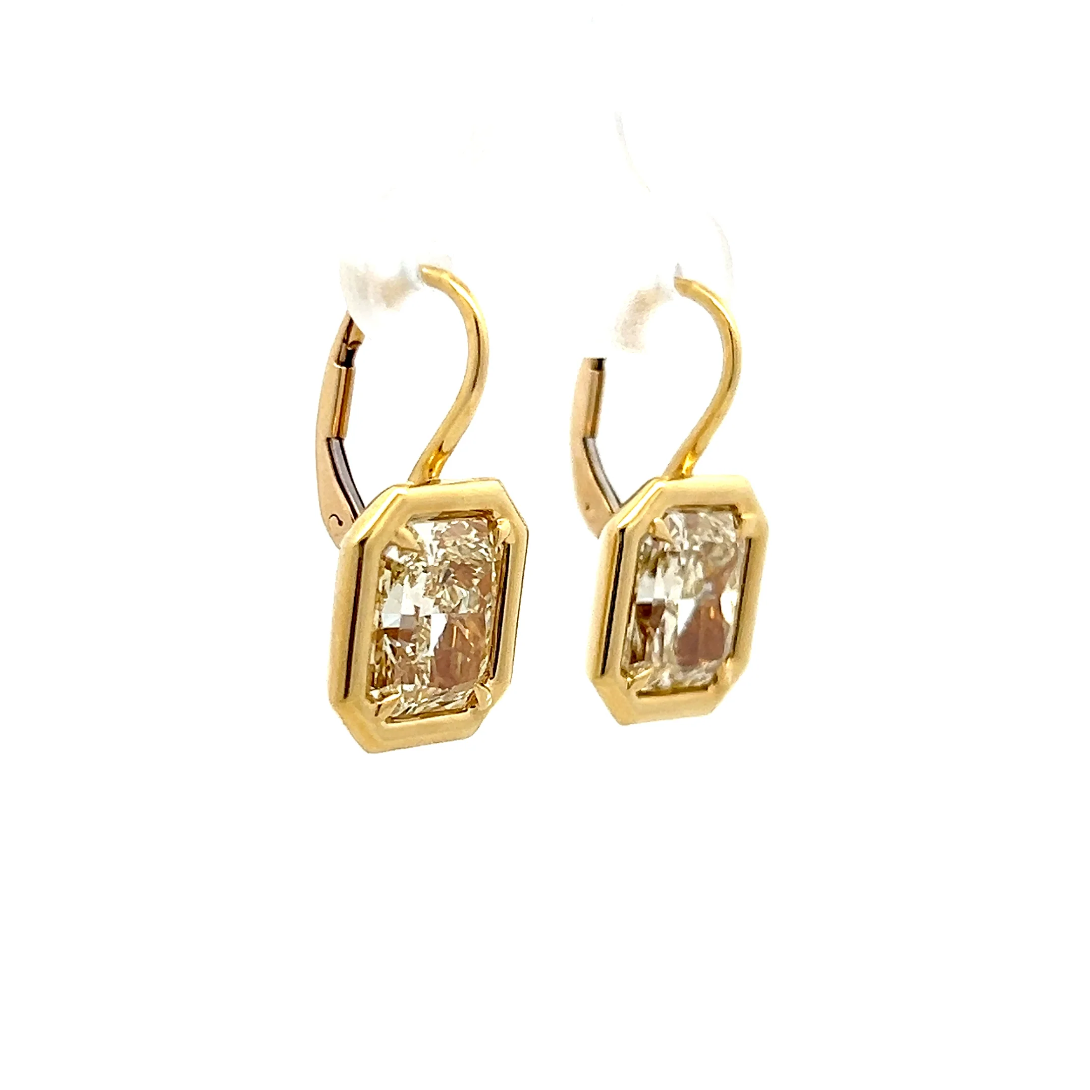 6.72 Radiant Cut Diamond Drop Earrings in 18k - Image 3