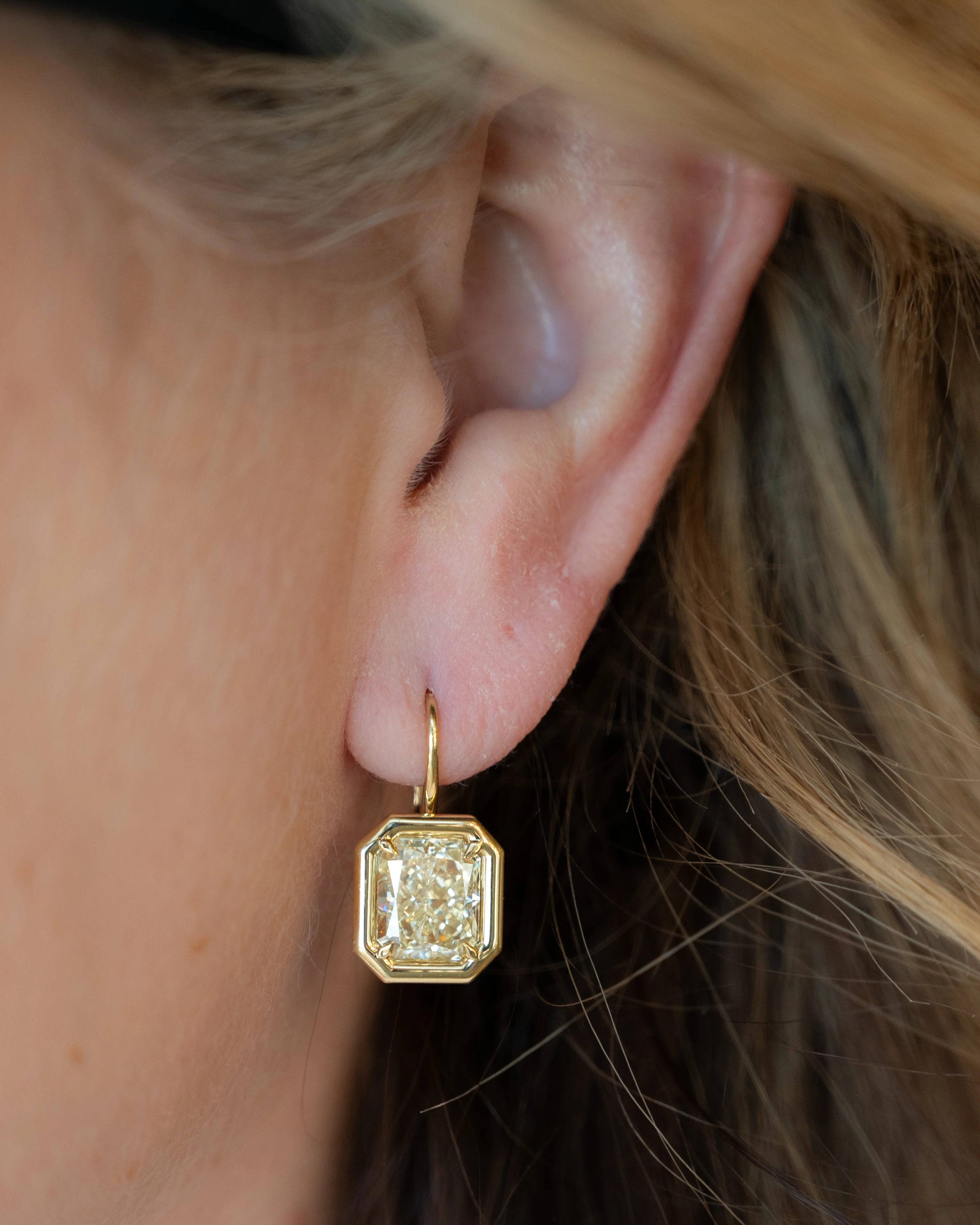 6.72 Radiant Cut Diamond Drop Earrings in 18k - Image 5