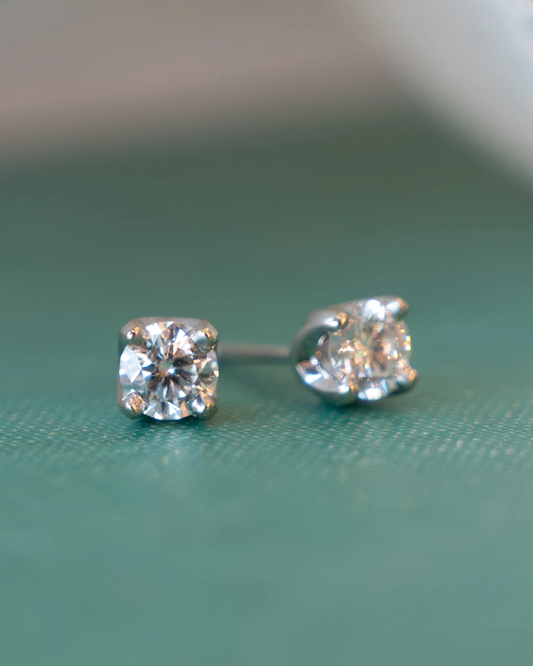 .60 Round Brilliant Diamond Stud Earrings 14k - Image 4