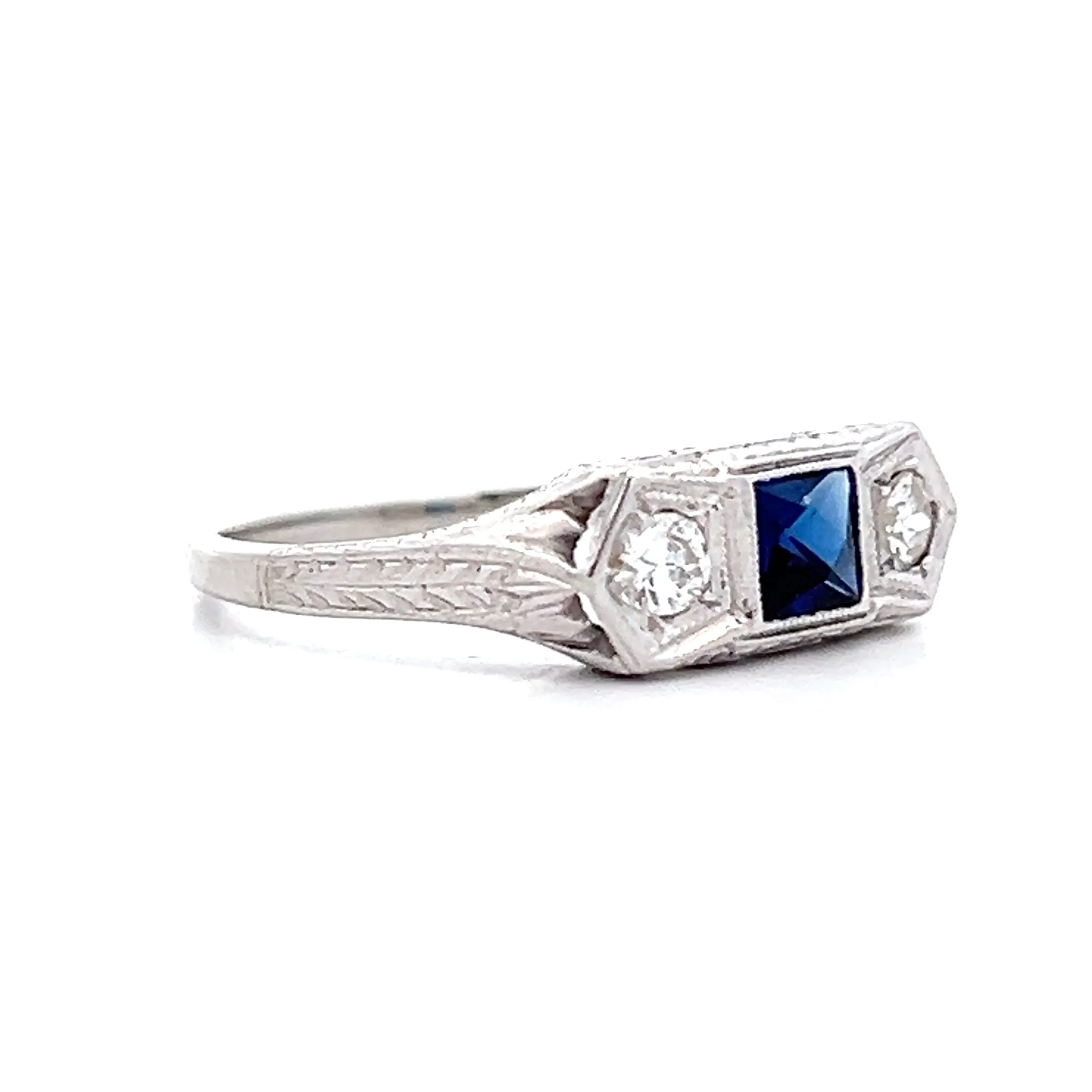 .65 Vintage Art Deco Sapphire Three Stone Ring in 18k - Image 3