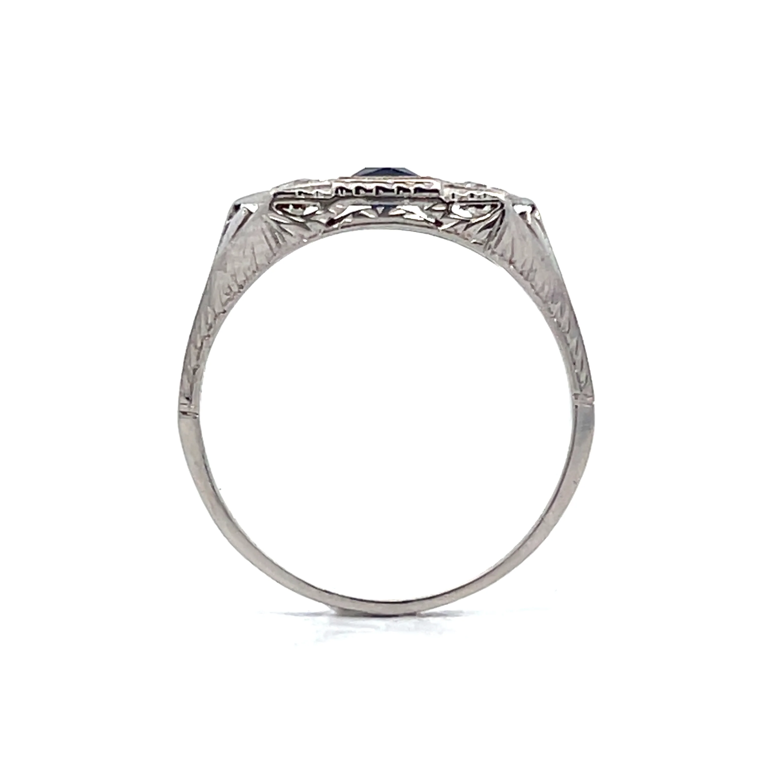 .65 Vintage Art Deco Sapphire Three Stone Ring in 18k - Image 4