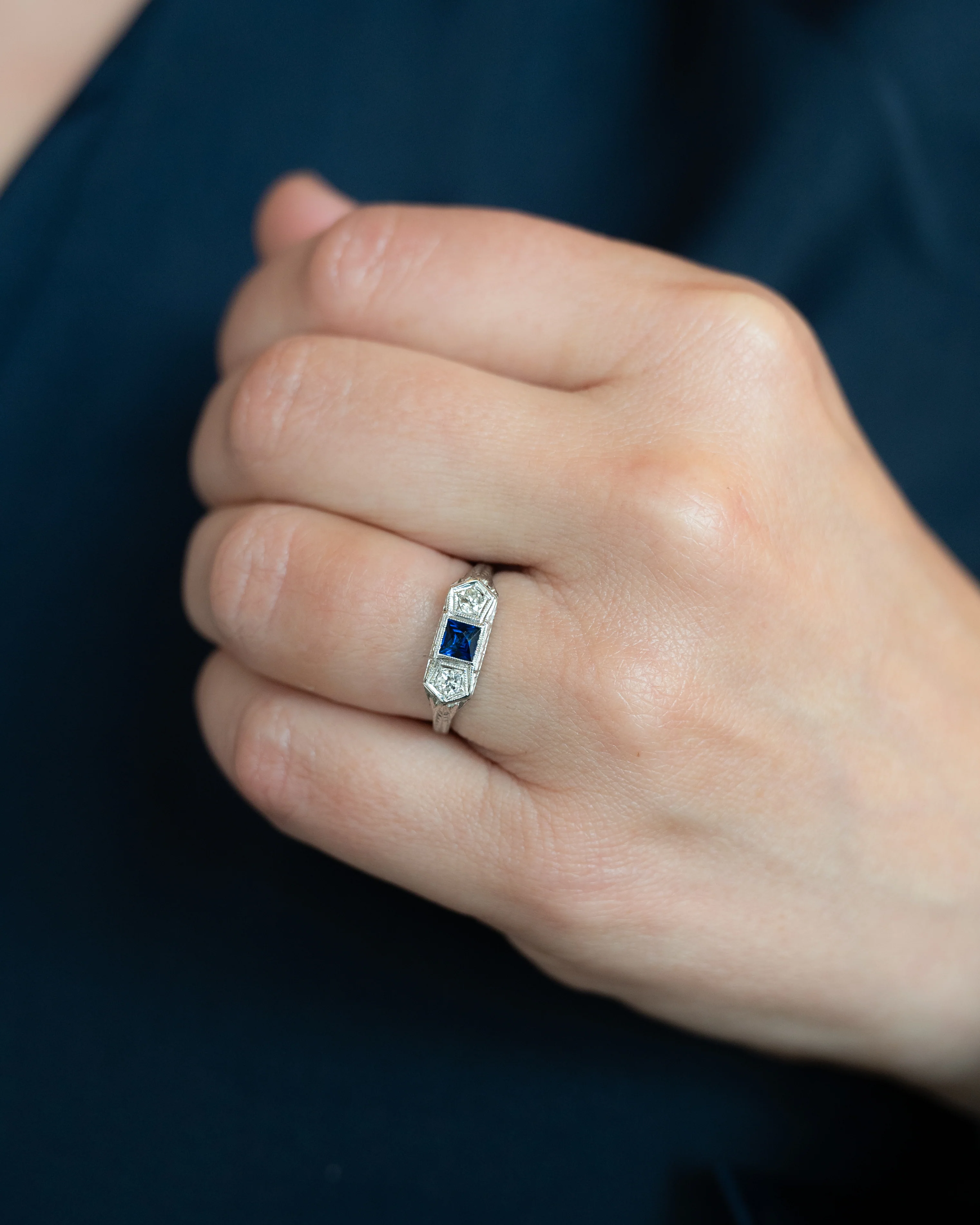 .65 Vintage Art Deco Sapphire Three Stone Ring in 18k - Image 7