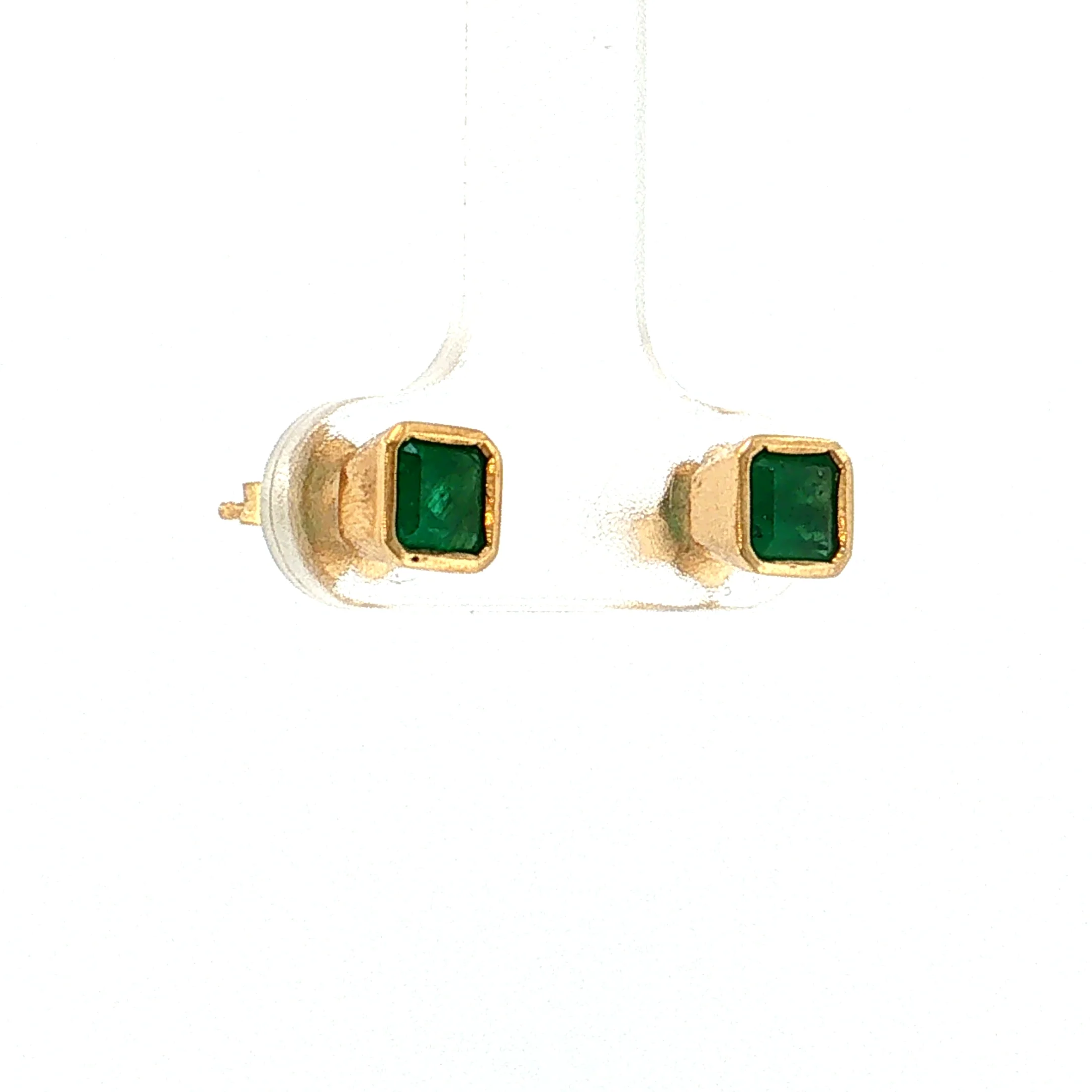 .80 Emerald Stud Earrings 18k Yellow Gold - Image 3