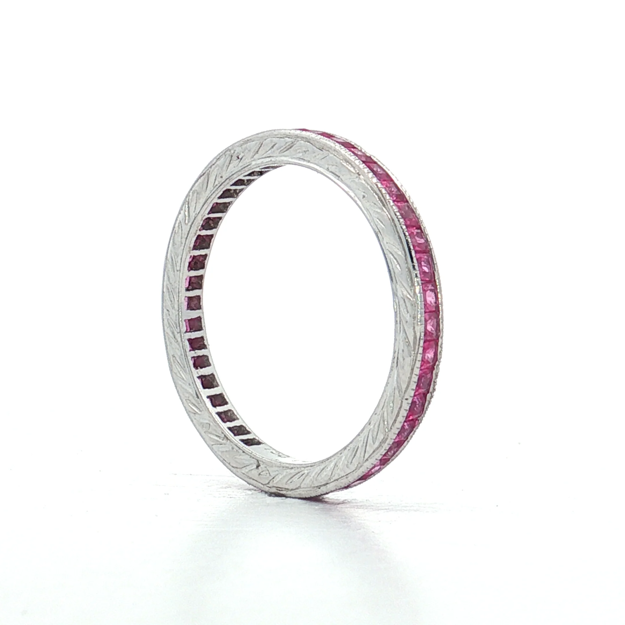 .86 French Cut Pink Sapphire Eternity Band 18k - Image 6