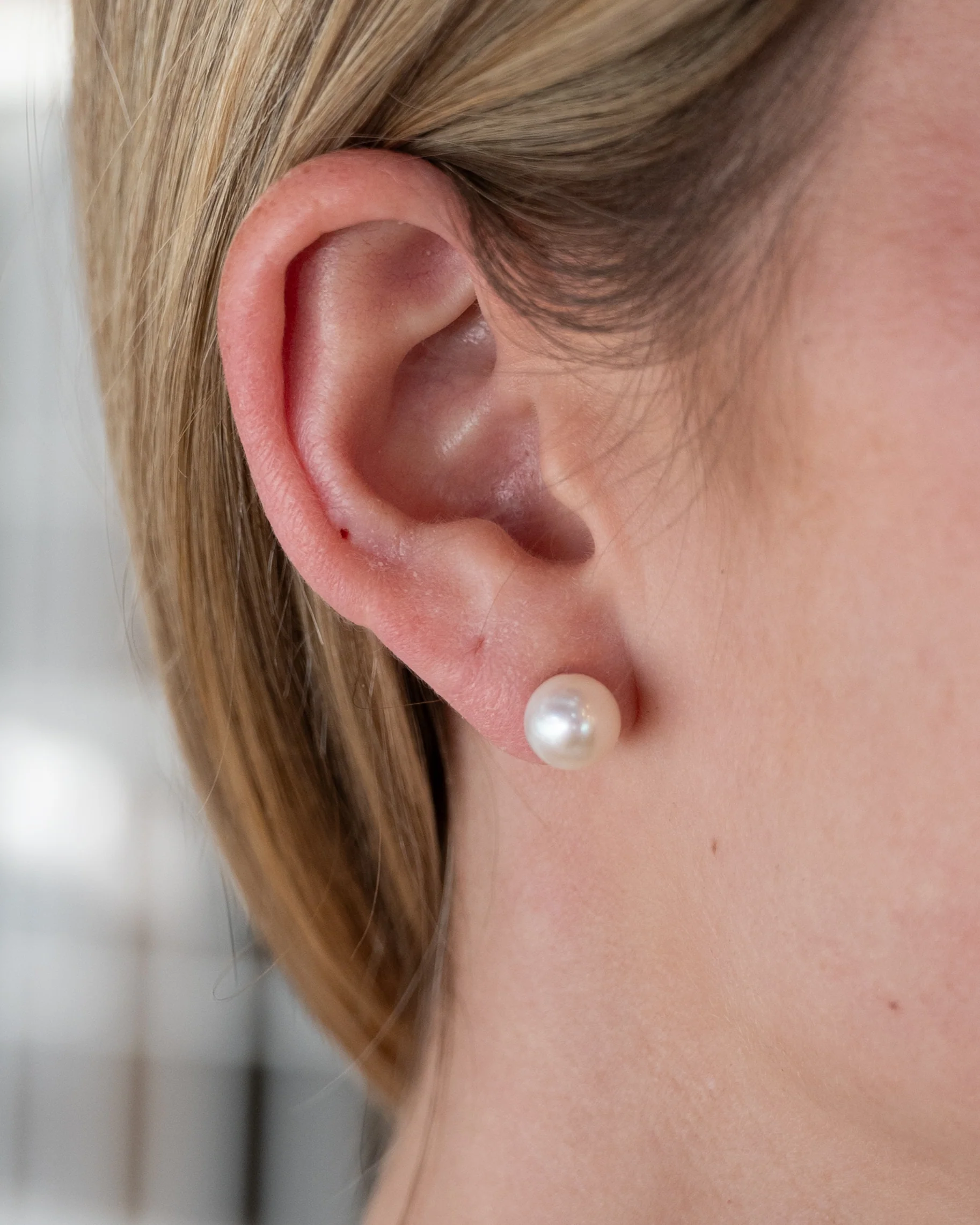 8mm Freshwater Pearl Stud Earrings 14k Yellow Gold - Image 5