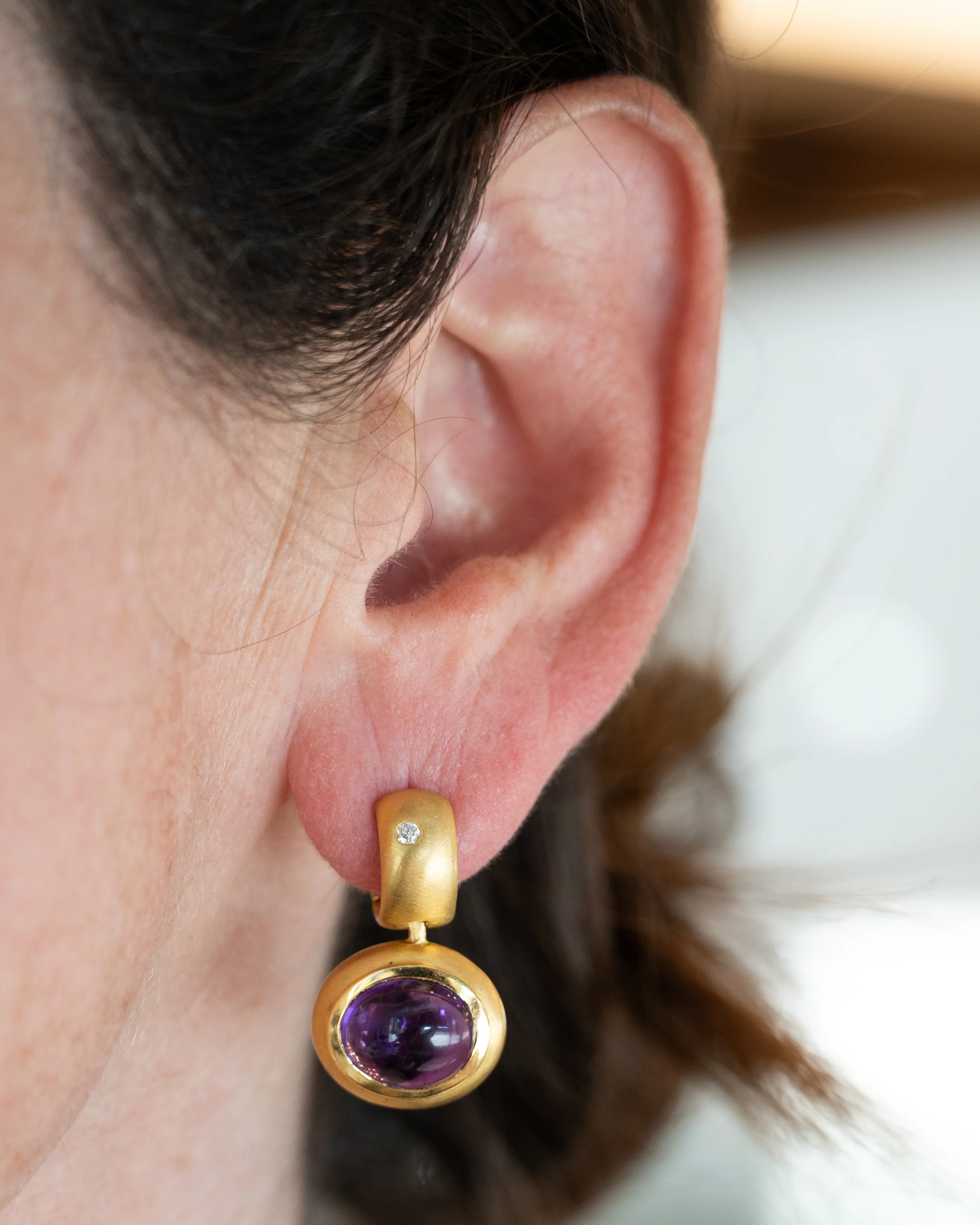 9.40 H. Stern Amethyst Convertible Hoop Earrings 18k - Image 9