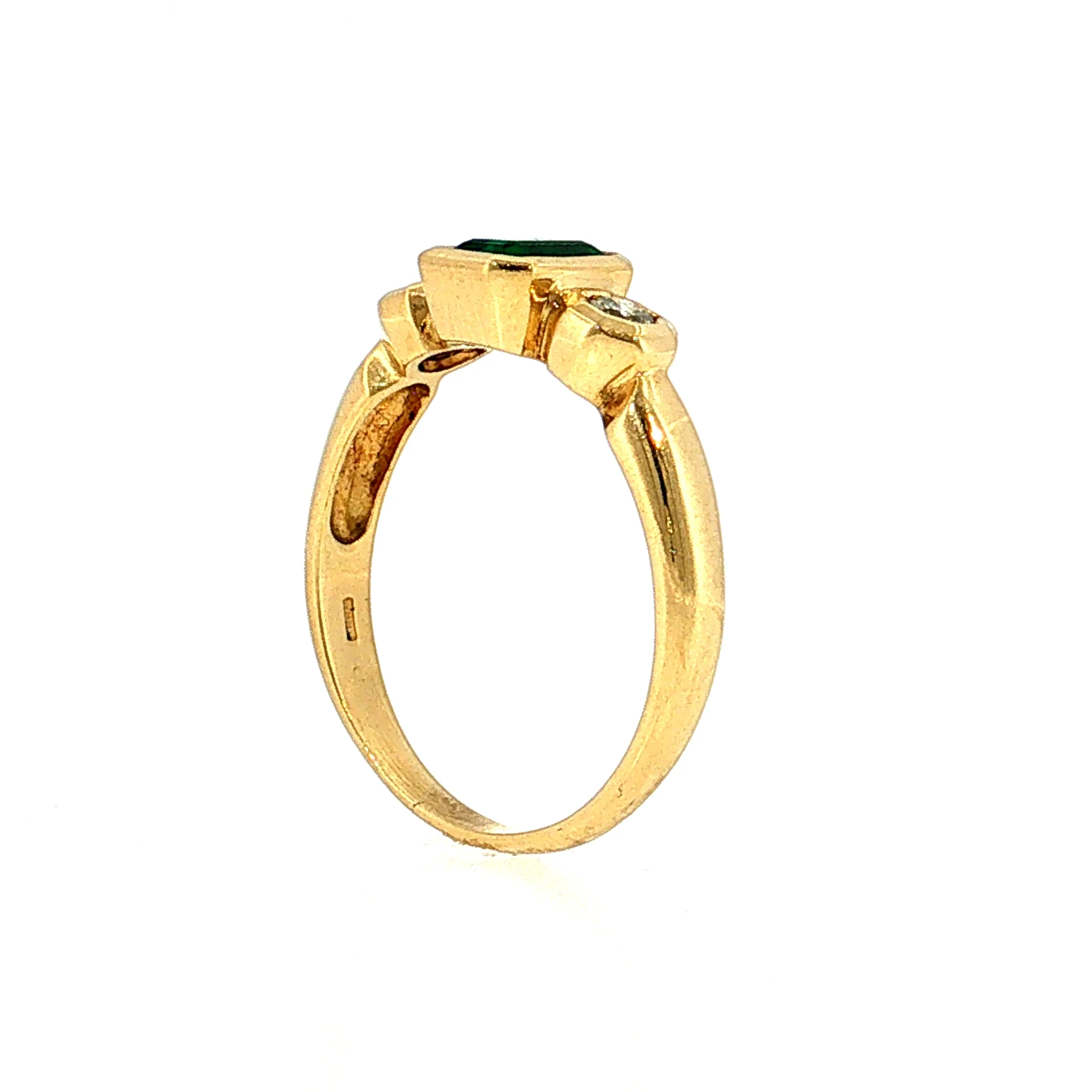 .95 Emerald Three Stone Ring 18k Yellow Gold - Image 5