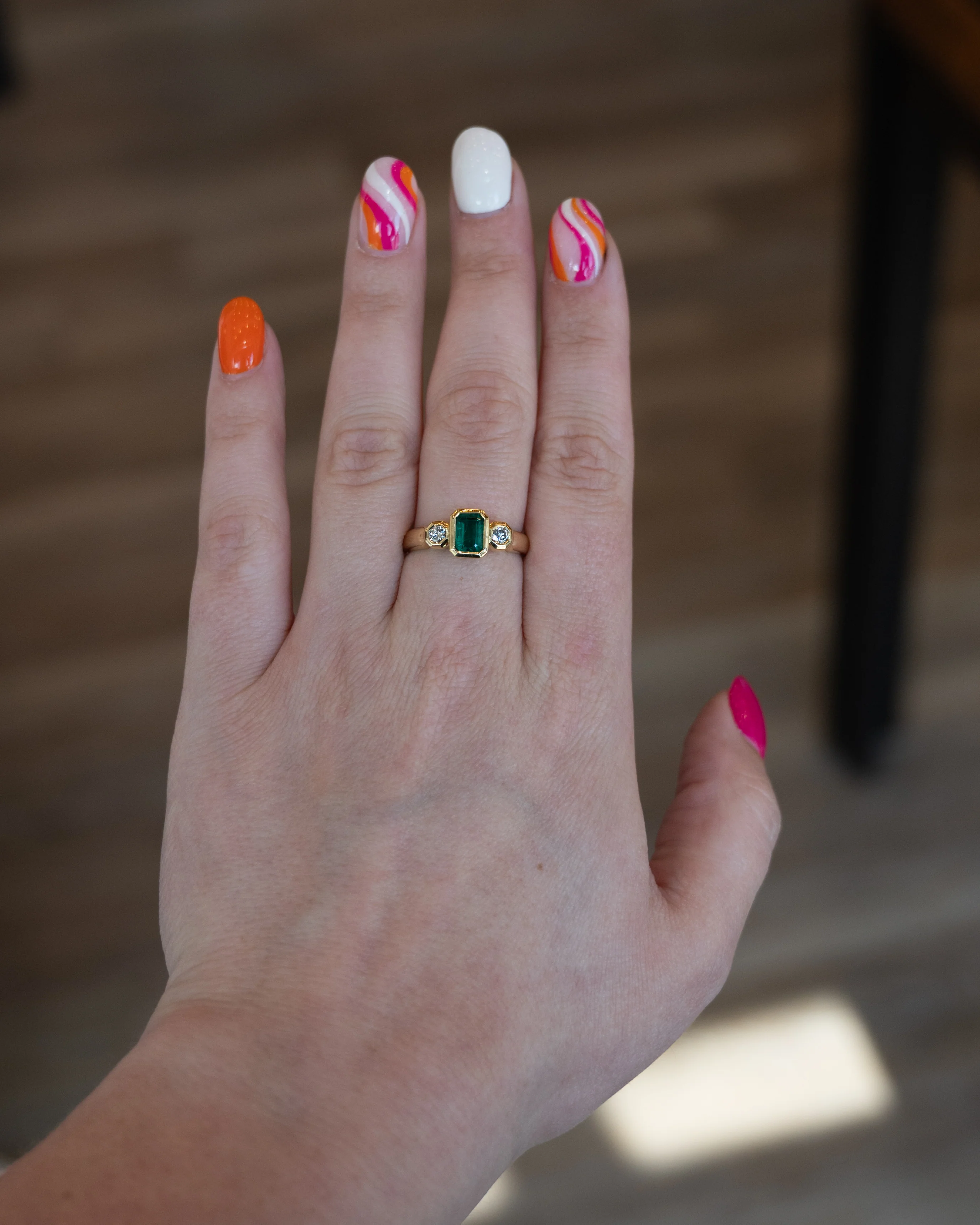 .95 Emerald Three Stone Ring 18k Yellow Gold - Image 7