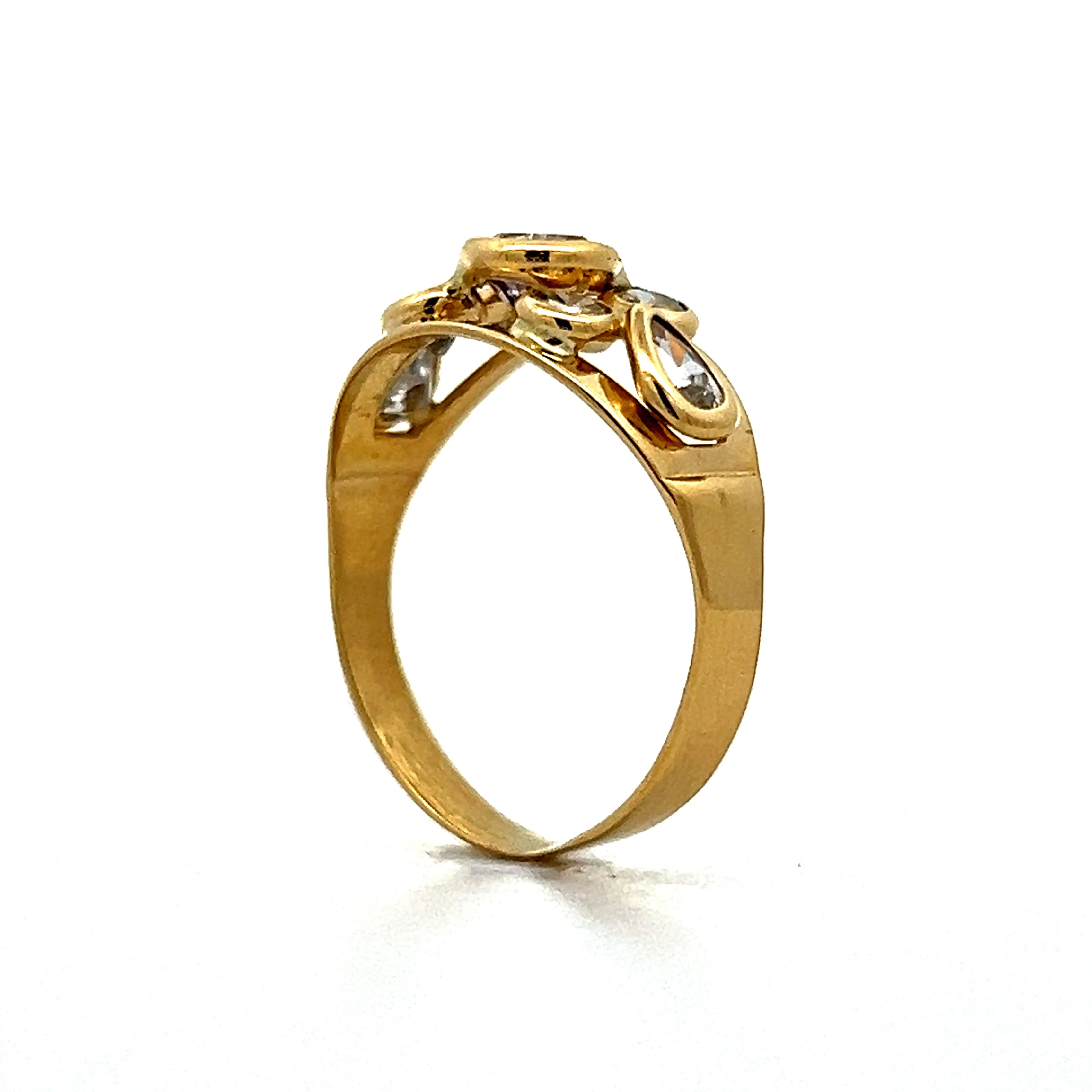 Amethyst & Diamond Cocktail Ring in Yellow Gold - Image 5