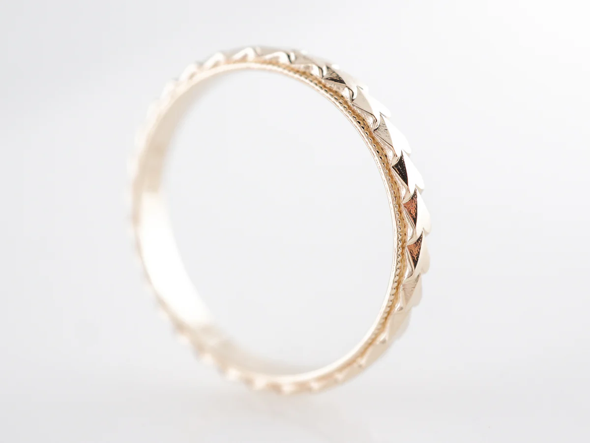 Antique Art Deco Chevron Wedding Band in 14k Yellow Gold - Image 4