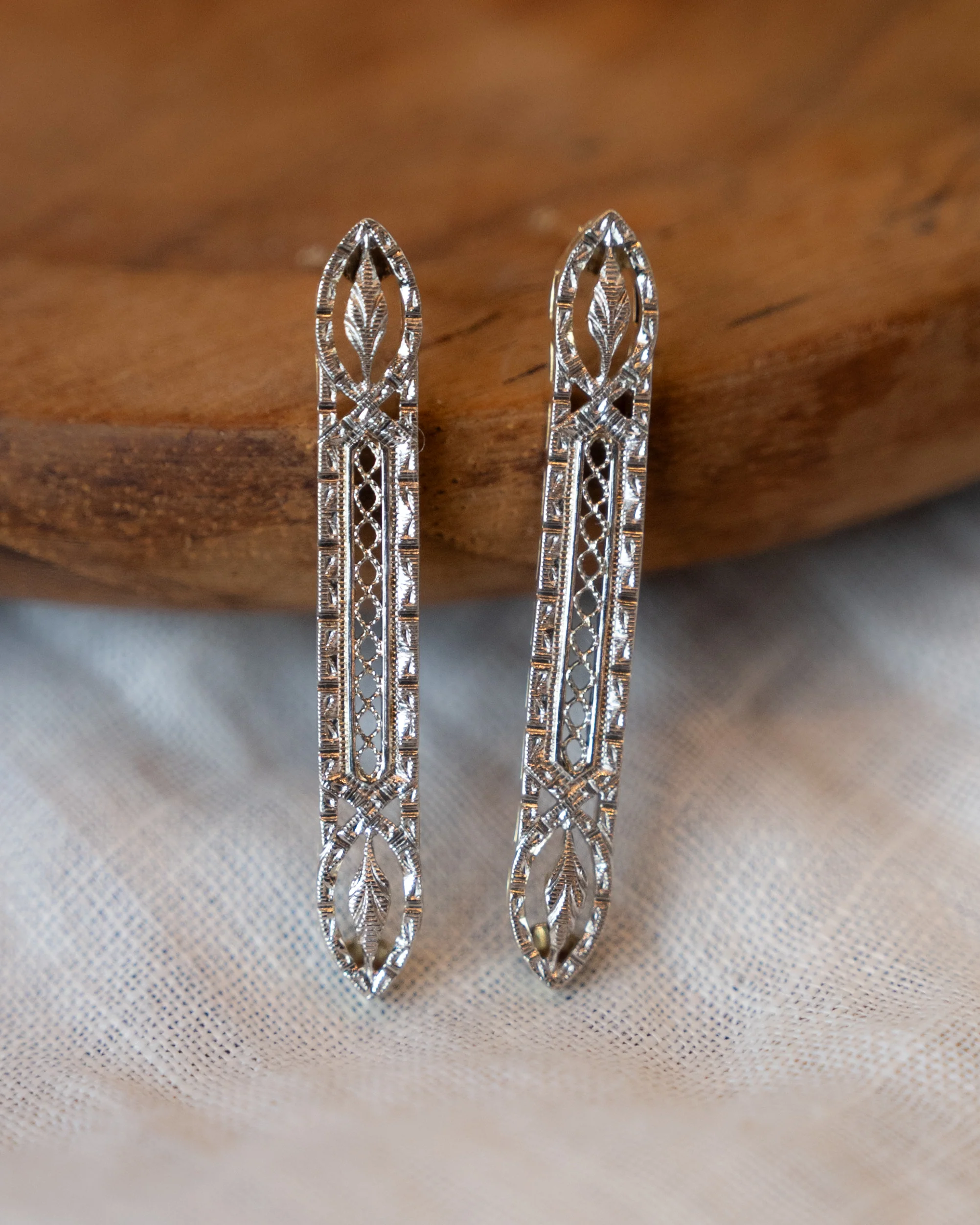 Antique Art Deco Filigree Earrings in 14k - Image 4