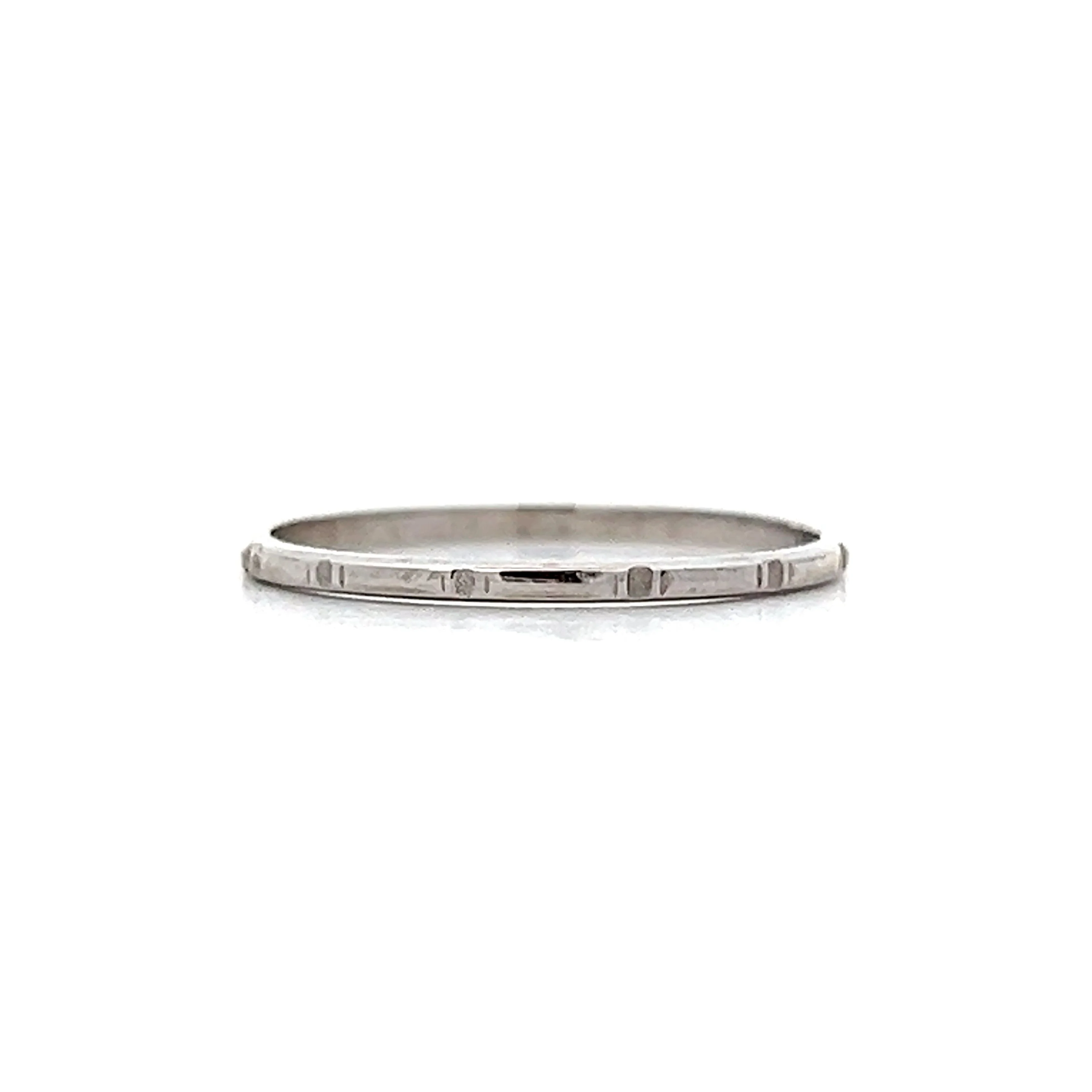 Antique Art Deco Simple Engraved Wedding Band in 14k
