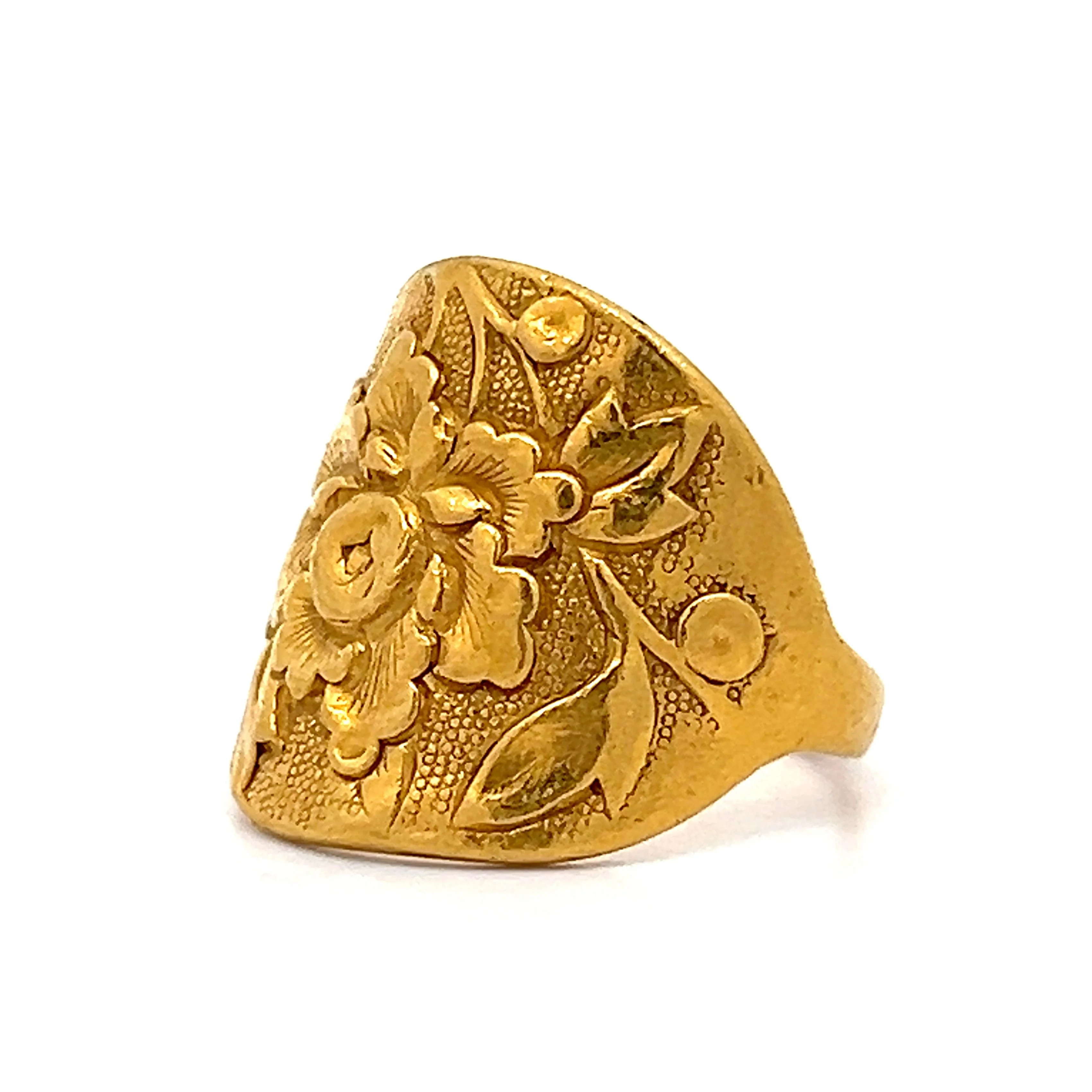 Antique Art Nouveau Engraved Statement Ring in 18k Yellow Gold - Image 2