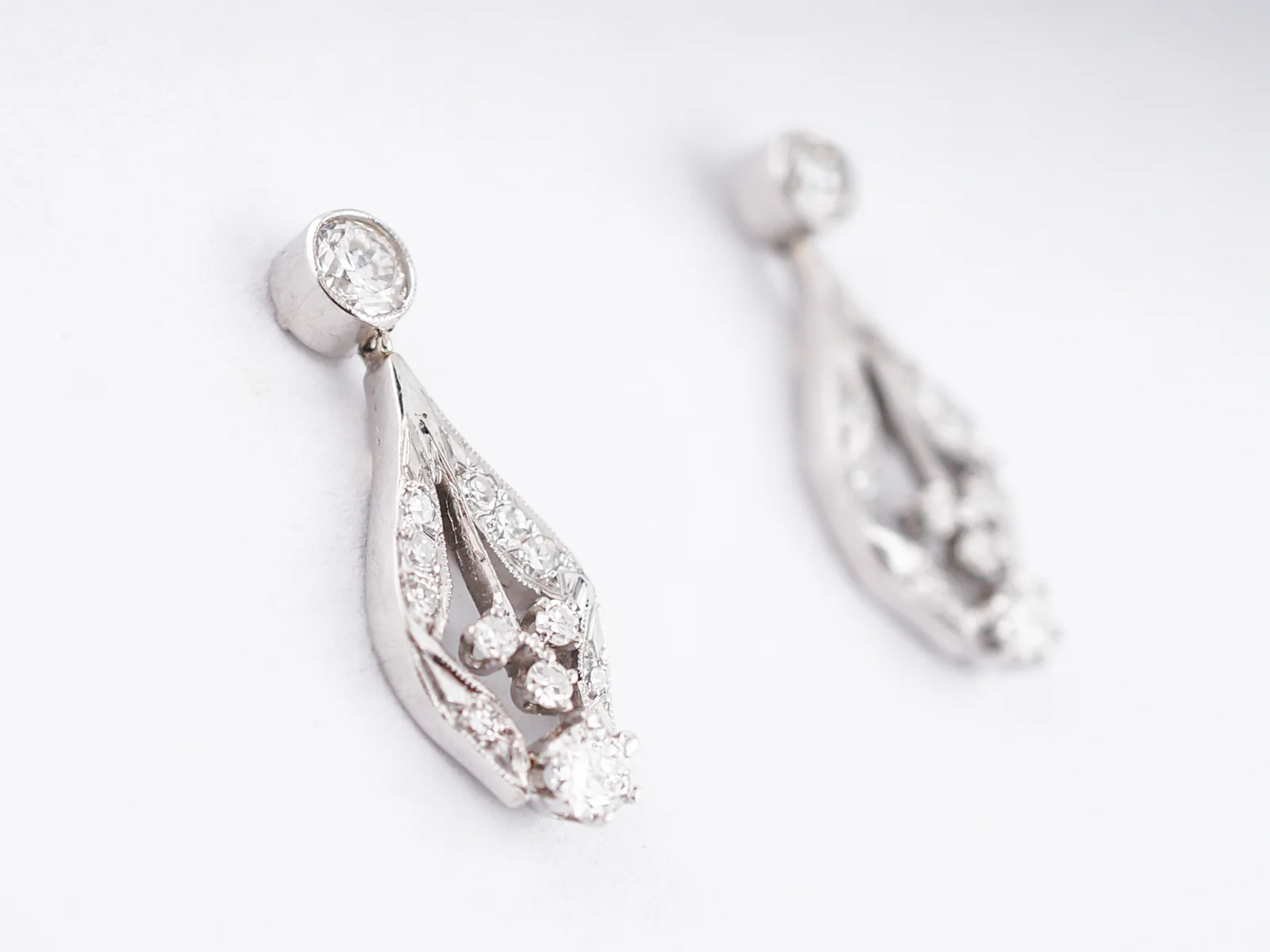 Antique Dangle Earrings Art Deco 1.65 Old European & Single Cut Diamonds in 14k White Gold - Image 3