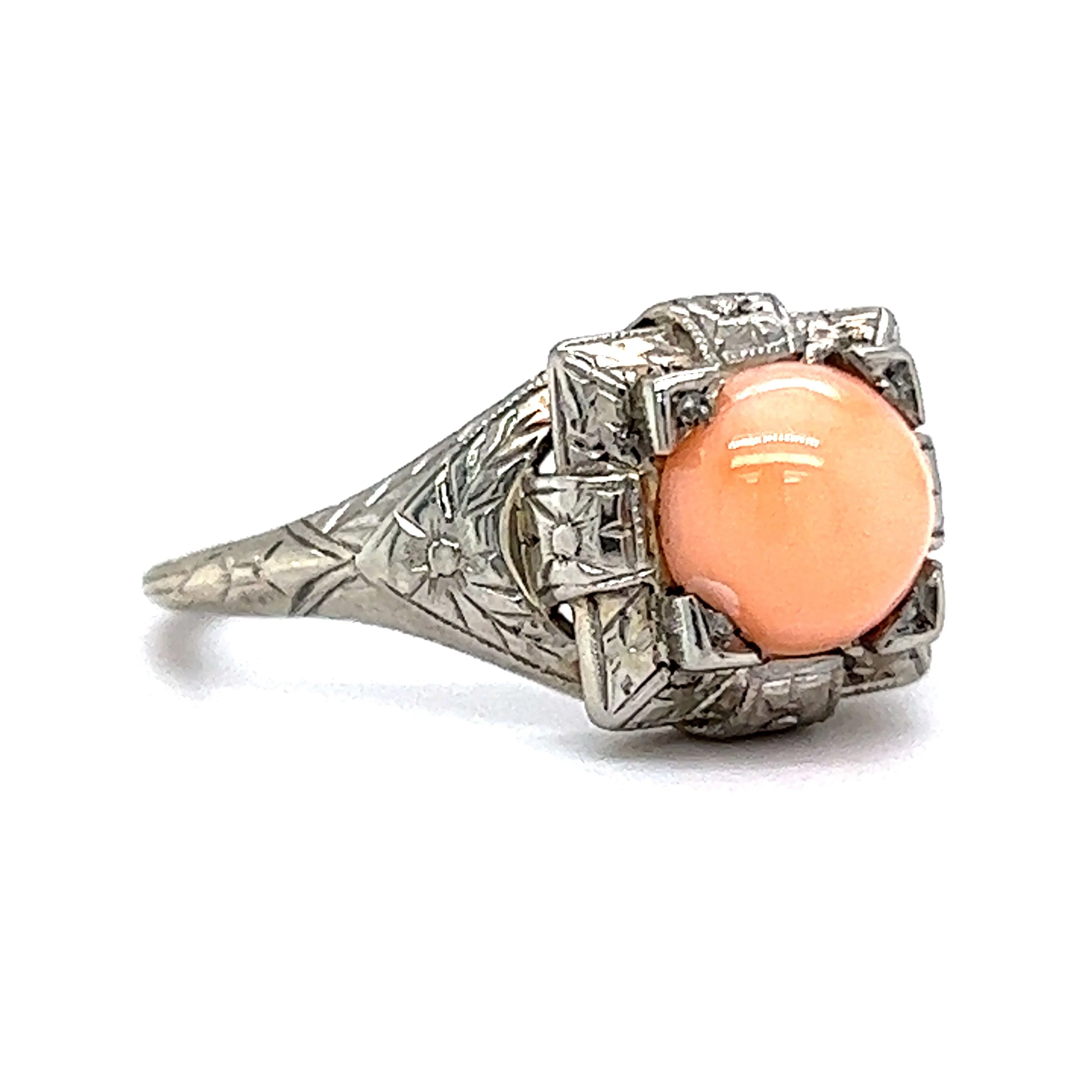 Antique Art Deco Cabochon Cut Coral Cocktail Ring in 18k White Gold - Image 3