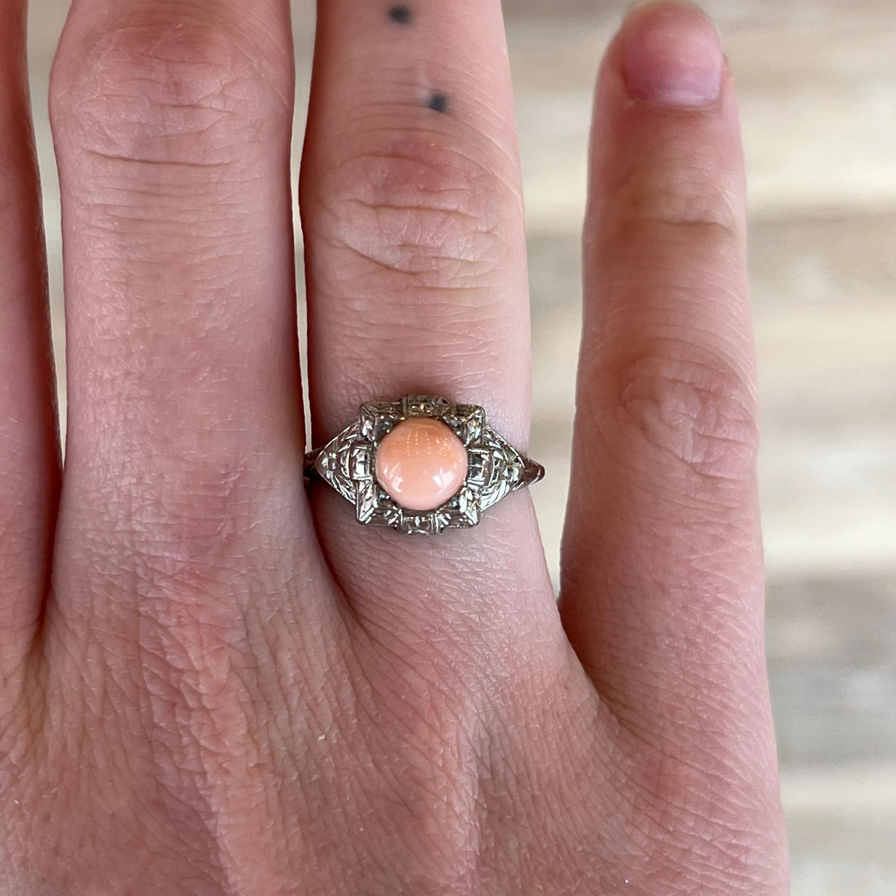 Antique Art Deco Cabochon Cut Coral Cocktail Ring in 18k White Gold - Image 6