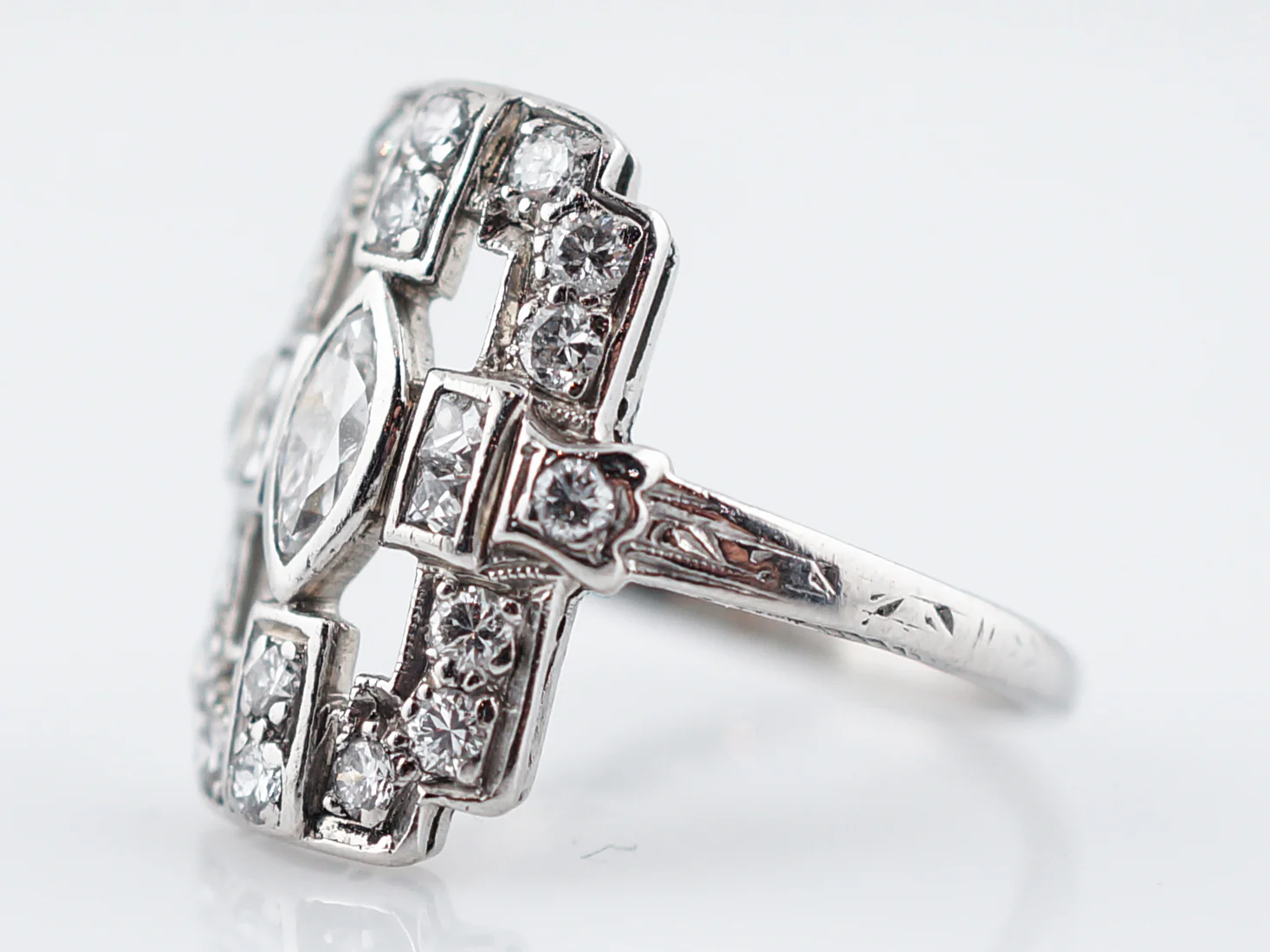 Antique Right Hand Ring Edwardian .61 Old Cut Diamonds in Platinum - Image 3
