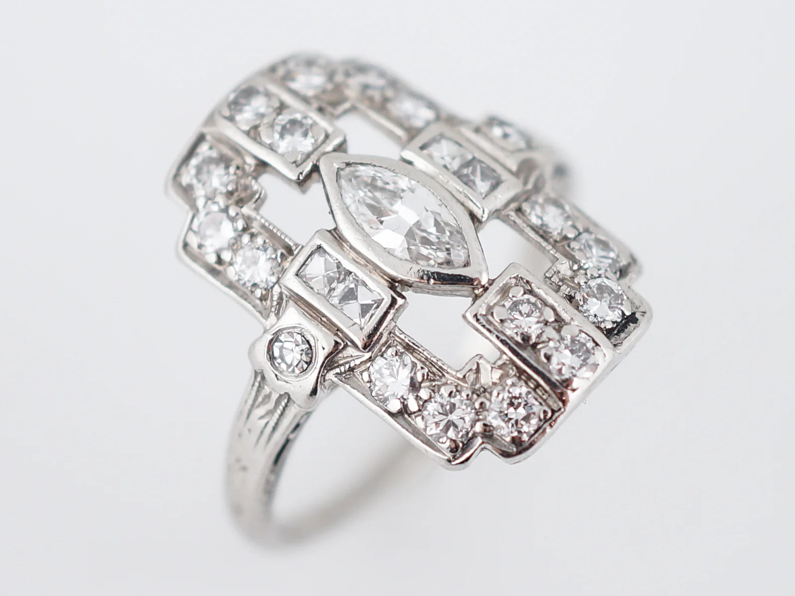 Antique Right Hand Ring Edwardian .61 Old Cut Diamonds in Platinum - Image 4