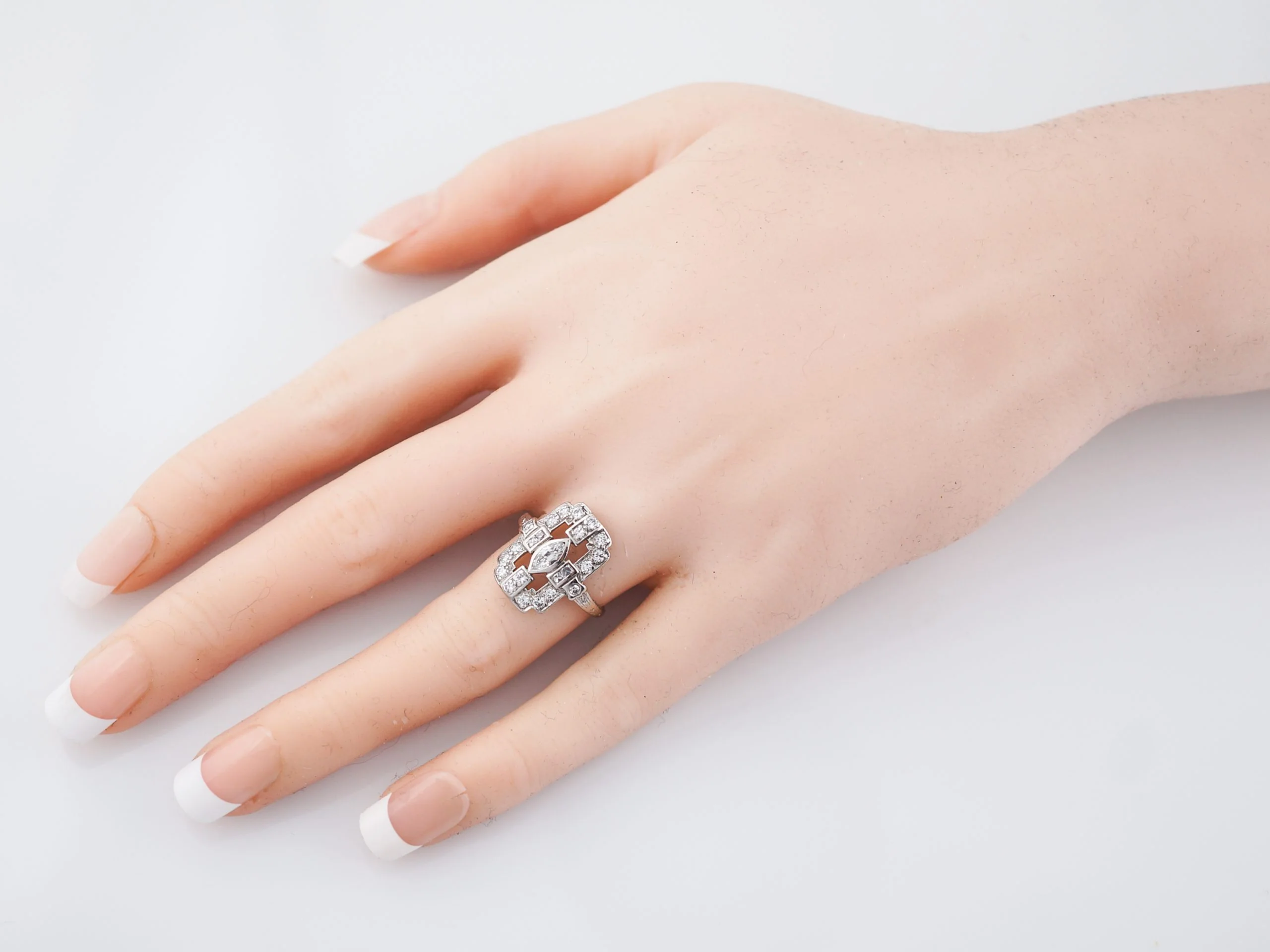 Antique Right Hand Ring Edwardian .61 Old Cut Diamonds in Platinum - Image 6