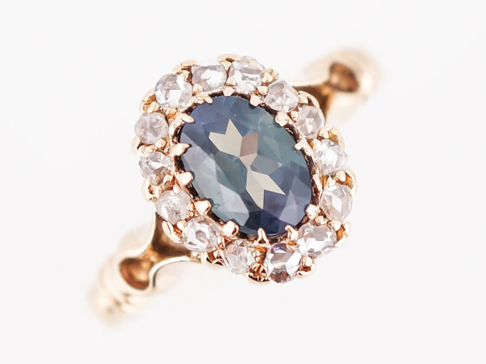 Antique Right Hand Ring Victorian .93 GIA Oval Cut Natural Color Changing Alexandrite in 14k Yellow Gold - Image 4
