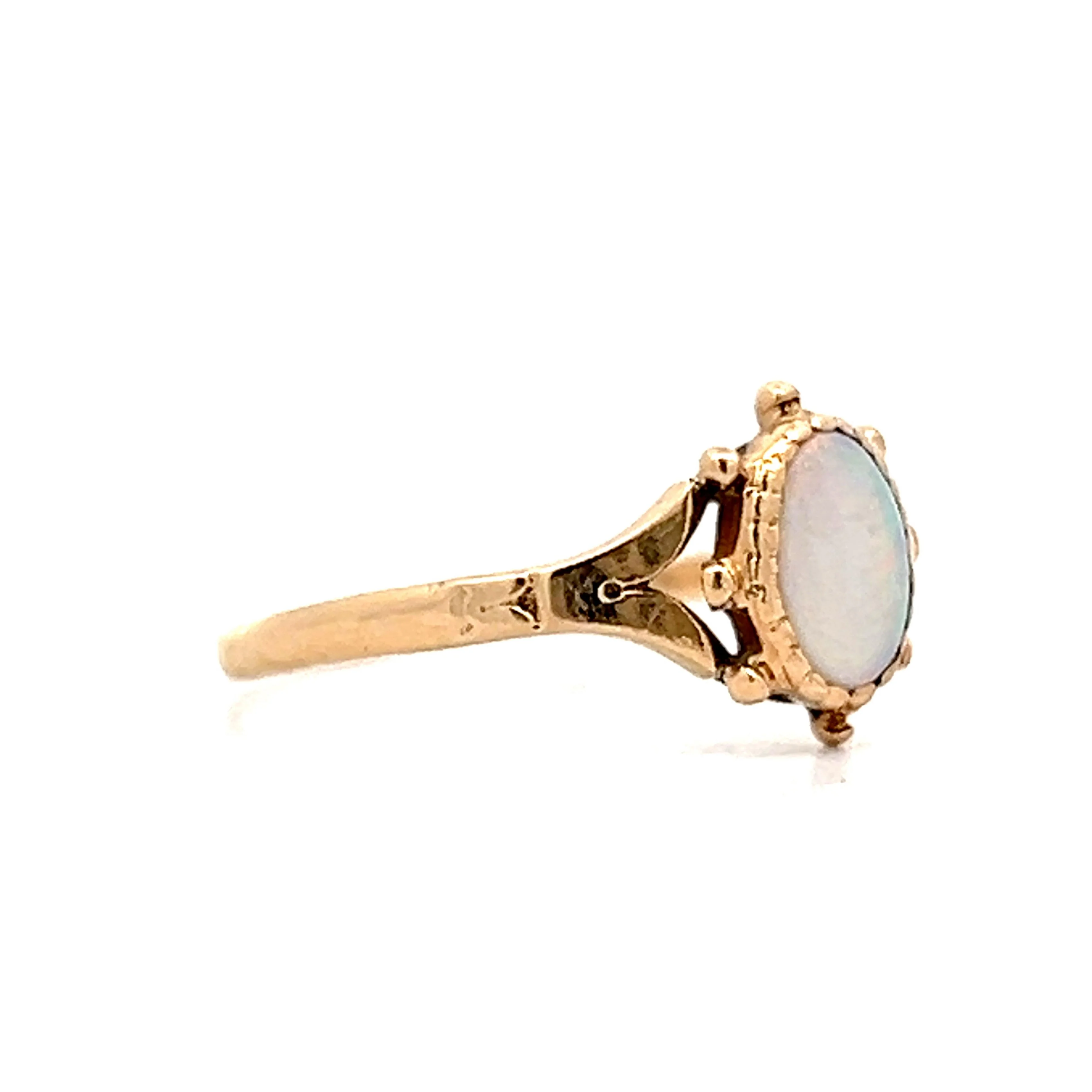 Antique Victorian .27 Opal Cabochon Ring in Yellow Gold - Image 3