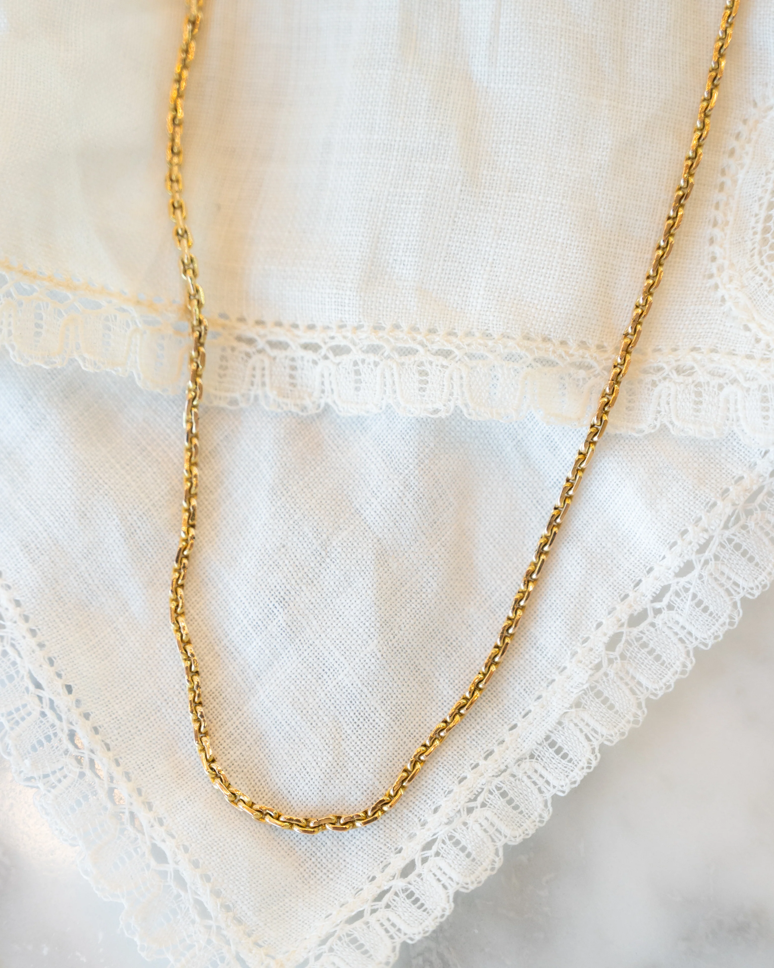Antique Victorian Chain Necklace in 15k Yellow Gold - Image 5