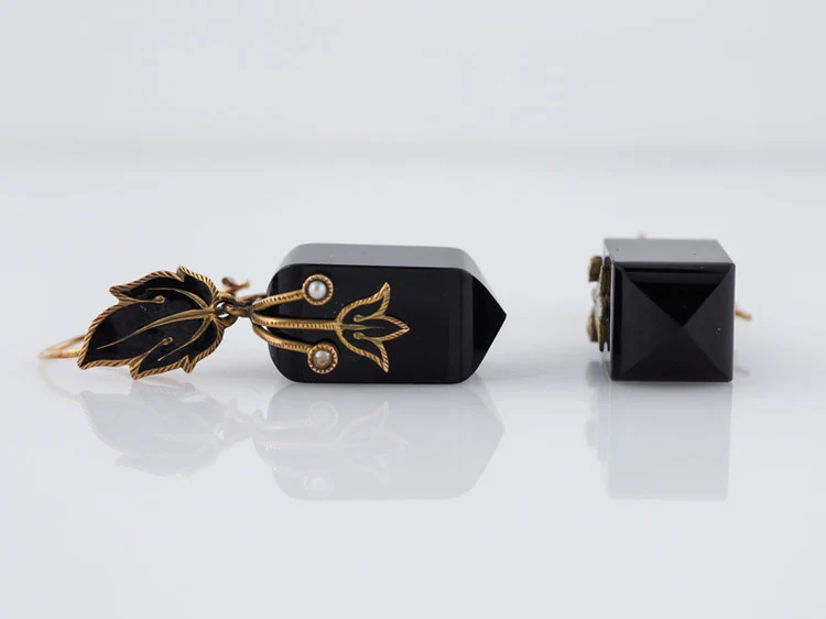 Antique Victorian Onyx and Seed Pearl Mourning Earrings in 14k Yellow Gold - Image 6