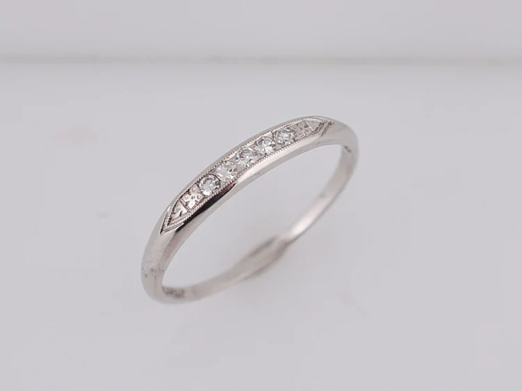 Antique Wedding Band Art Deco .10cttw Single Cut Diamonds in Platinum - Image 4