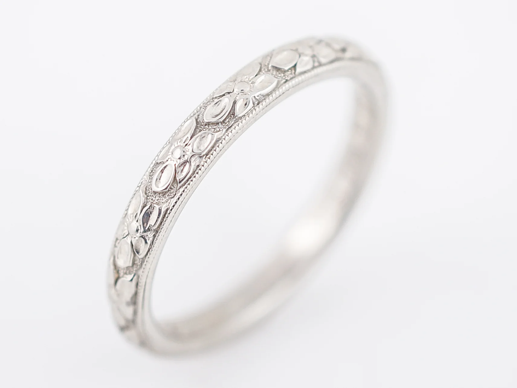 Antique Wedding Band Art Deco Orange Blossom in 18k White Gold - Image 4