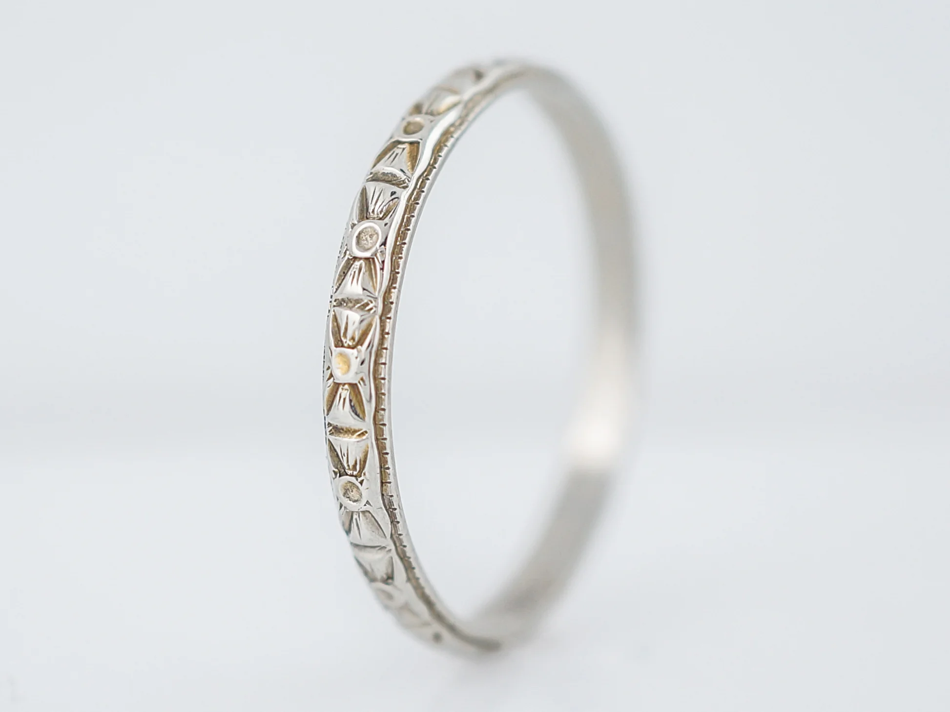 Antique Wedding Band Art Deco Orange Blossom in 18k White Gold - Image 2