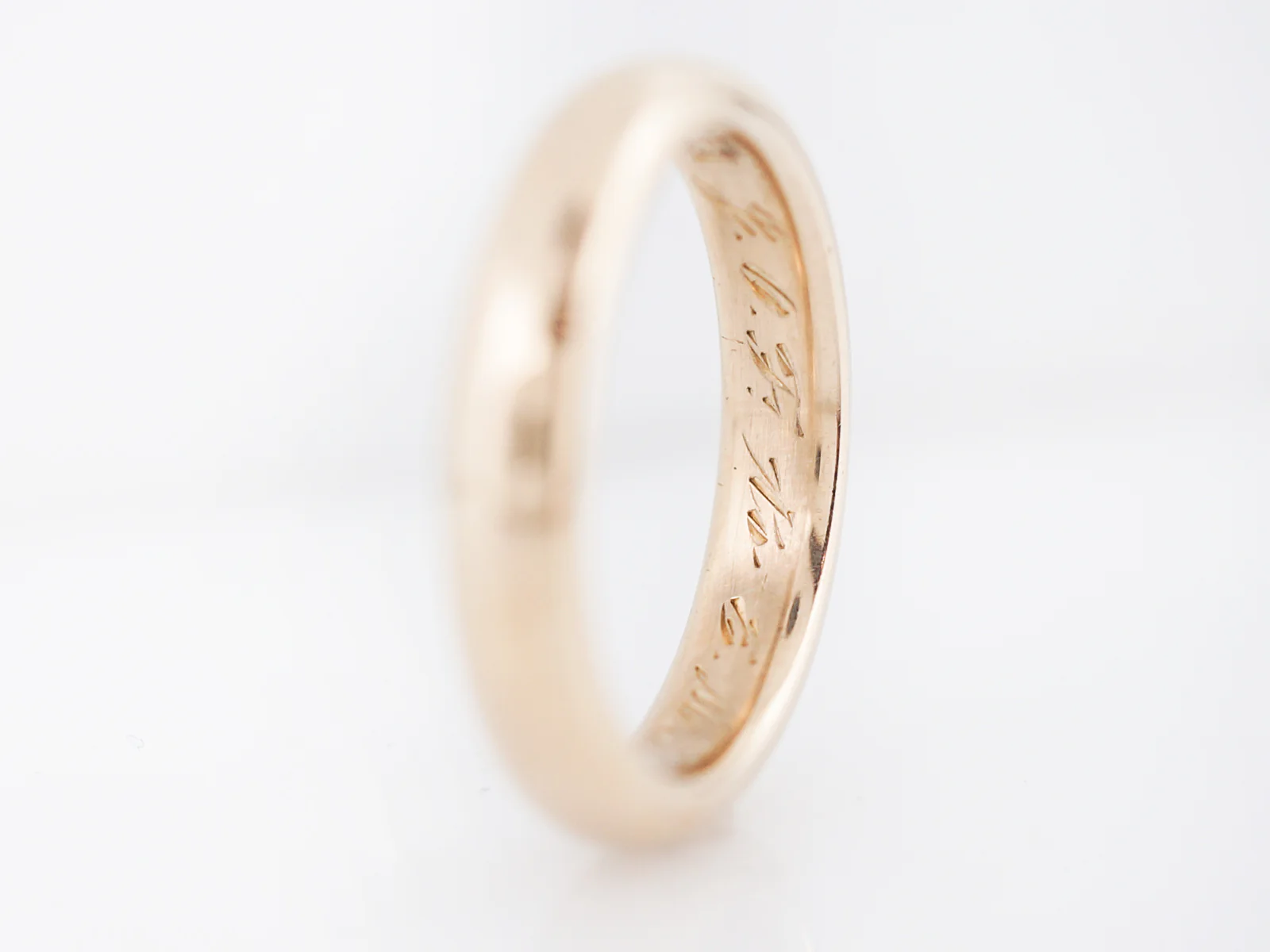 Antique Wedding Band Edwardian in 14k Yellow Gold - Image 2