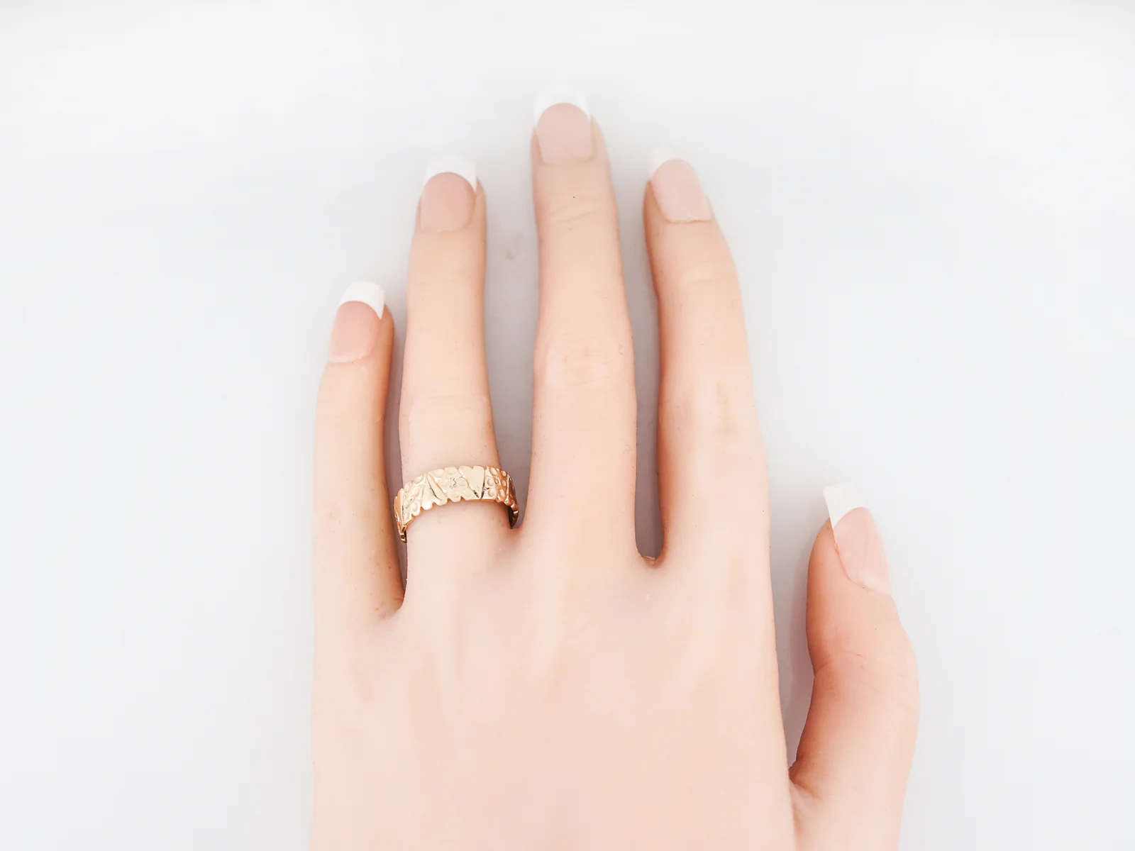 Antique Wedding Band Late Art Deco Orange Blossom in 14k Yellow Gold - Image 6
