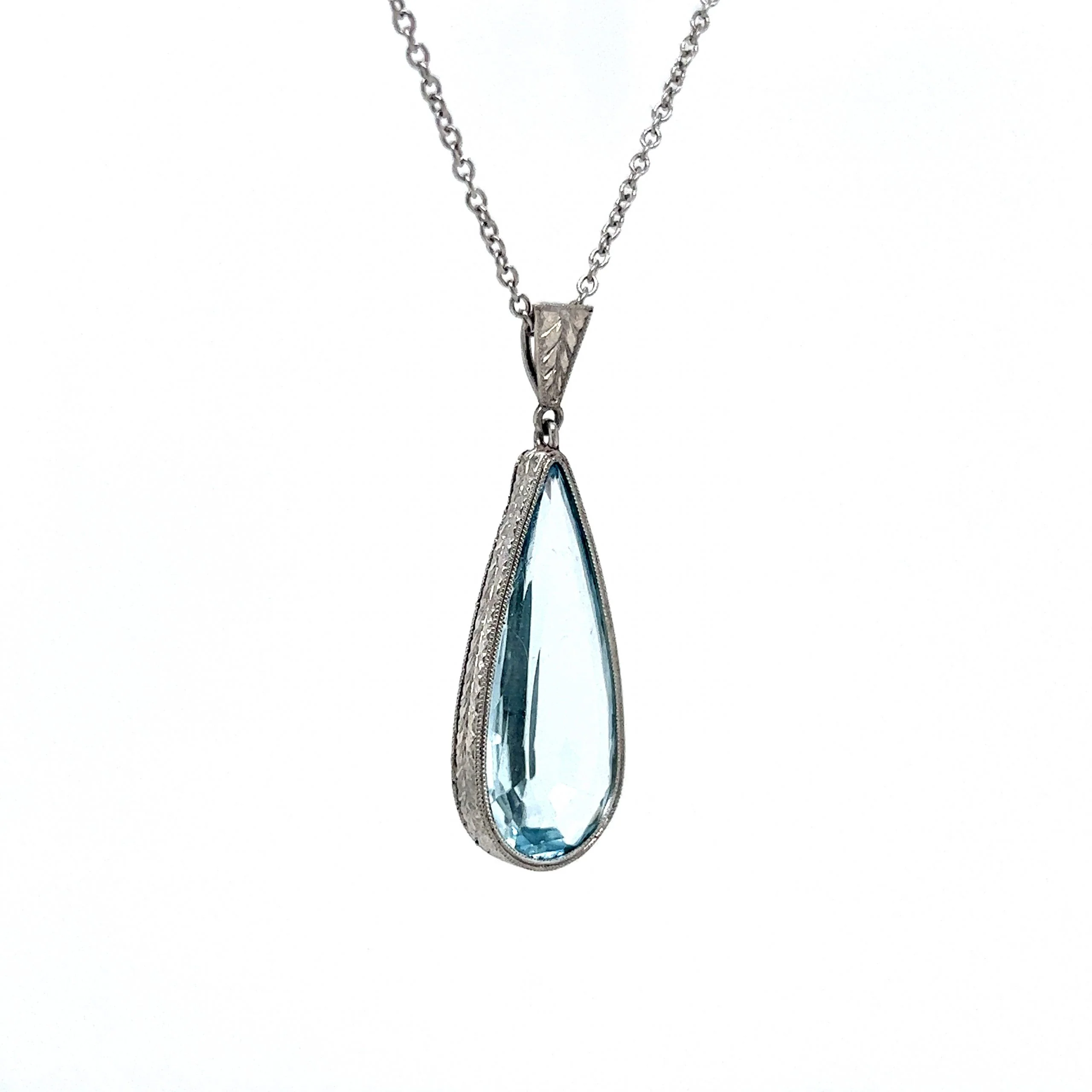 Art Deco Pear Cut Aquamarine Pendant Necklace in Platinum - Image 3