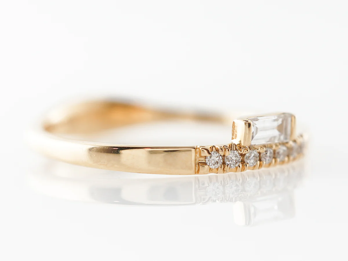 Baguette & Round Diamond Wedding Band 18k Yellow Gold - Image 3