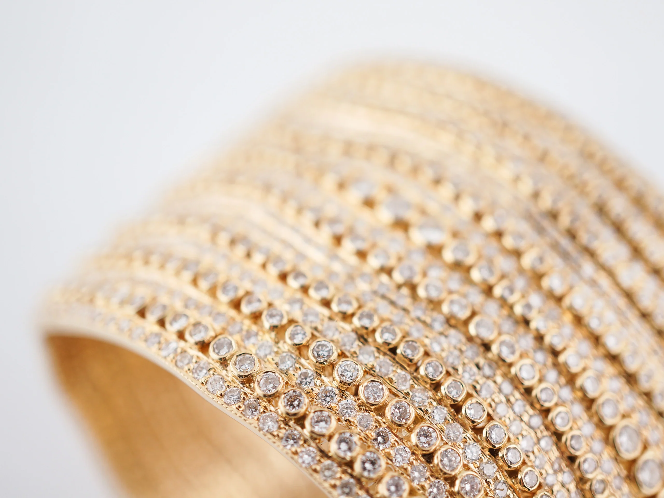***RTV***Bangle Bracelet Modern 24.58 Round Brilliant Cut Diamonds in 18K Yellow Gold - Image 5