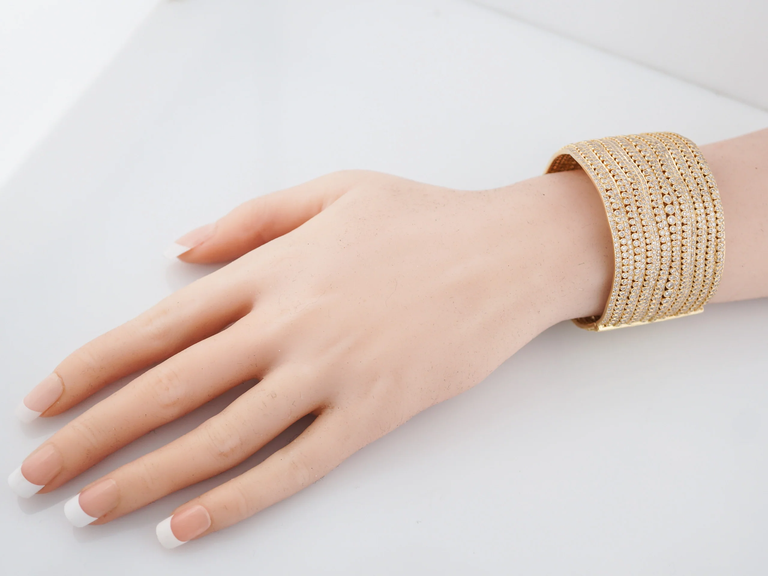 ***RTV***Bangle Bracelet Modern 24.58 Round Brilliant Cut Diamonds in 18K Yellow Gold - Image 6
