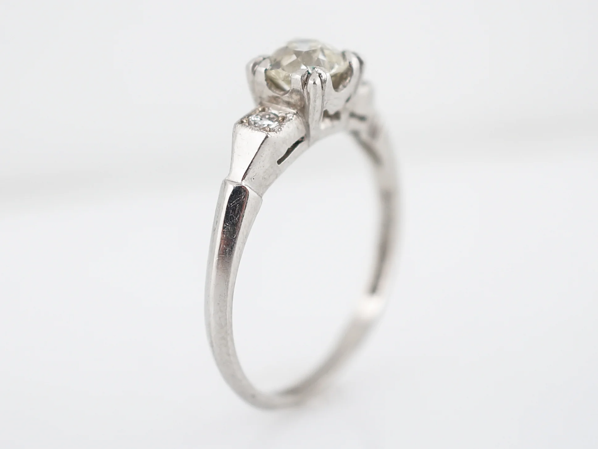 Beautiful Antique Engagement Ring Art Deco Diamond in Platinum - Image 6