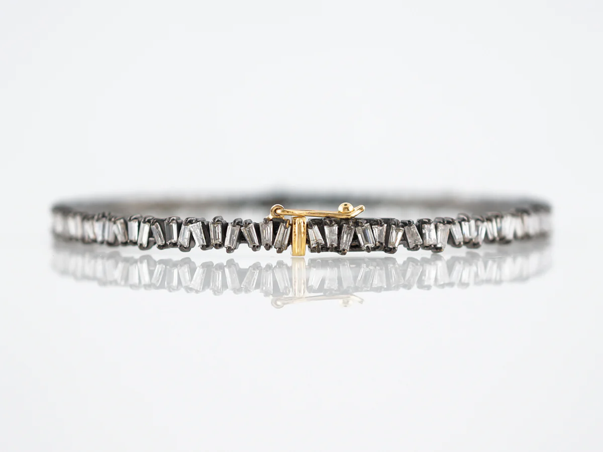 Bracelet Modern 3.18 Tapered Baguette Cut Diamonds in Sterling Silver - Image 2