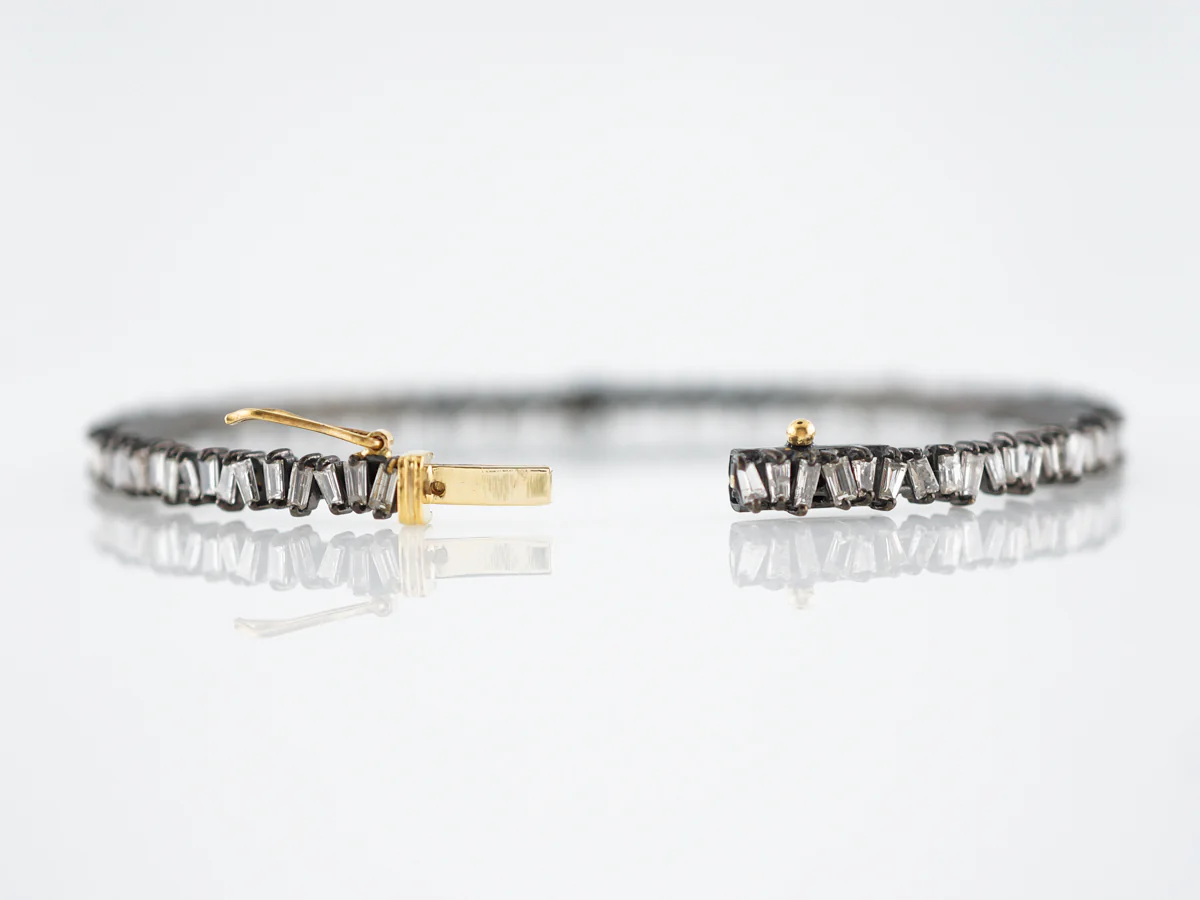 Bracelet Modern 3.18 Tapered Baguette Cut Diamonds in Sterling Silver - Image 3