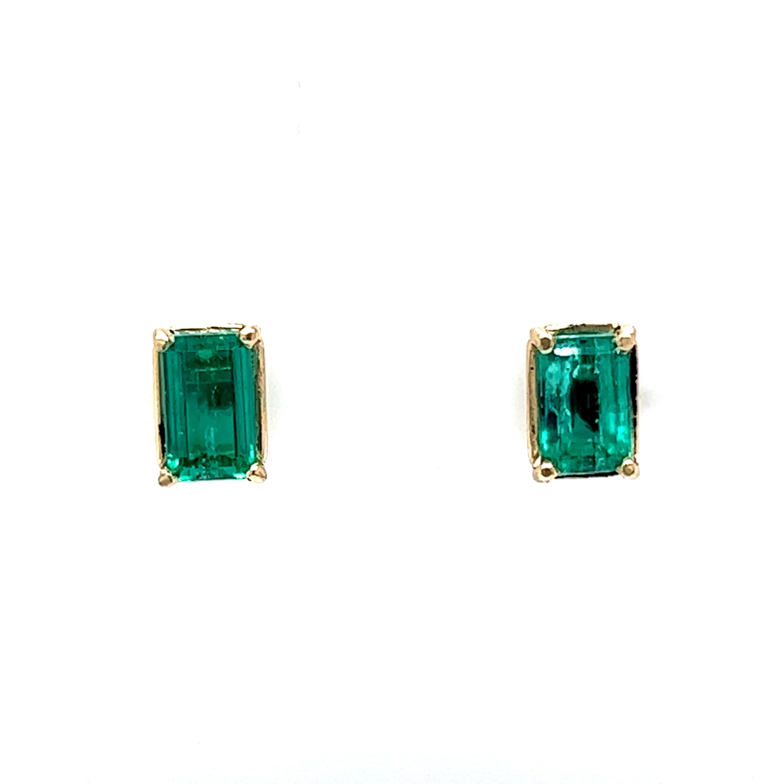 Classic Emerald Stud Earrings in 14k Yellow Gold