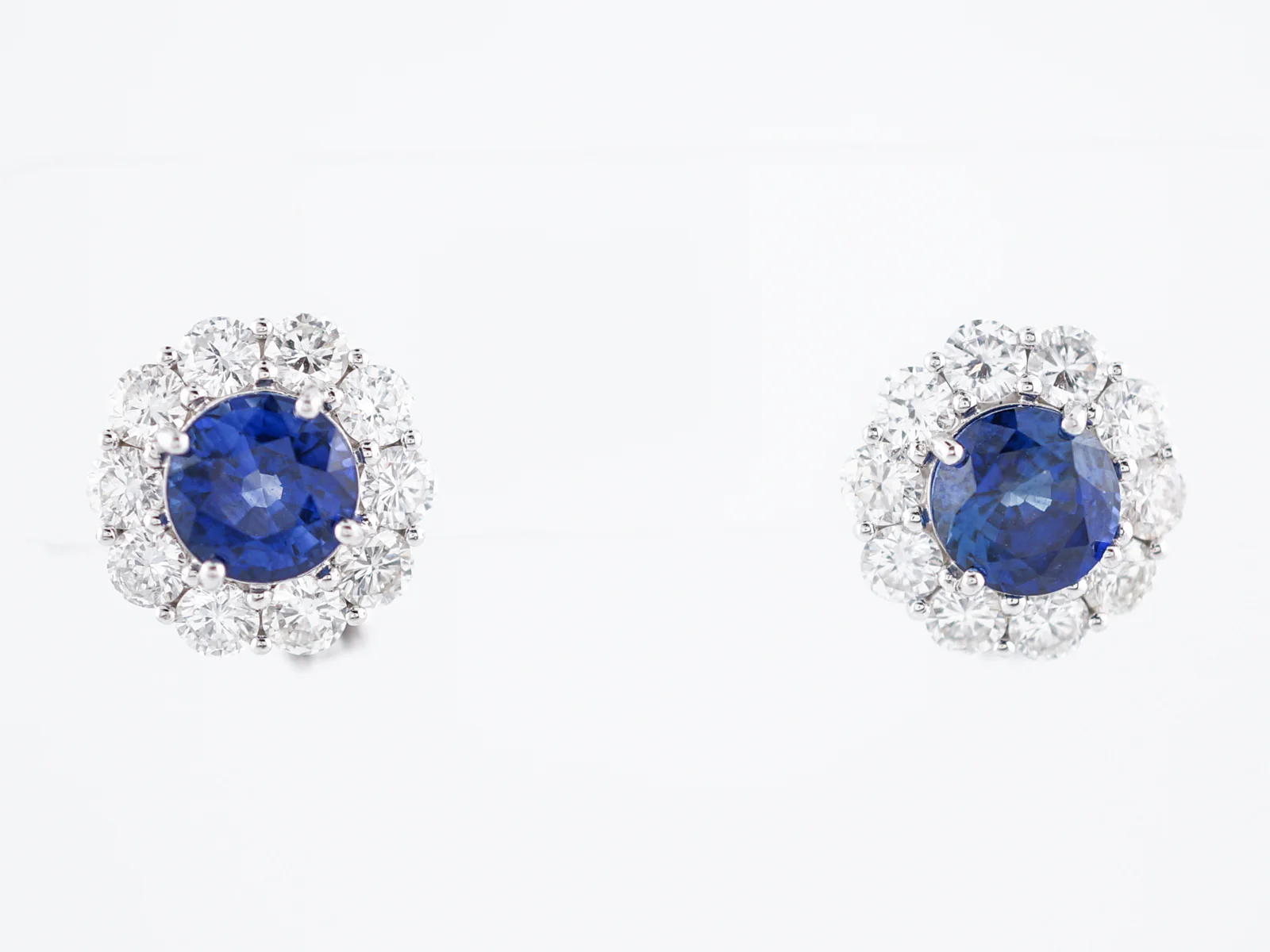 Cluster Earrings Modern 4.11 Round Brilliant Cut Sapphire & Diamond in Platinum - Image 2