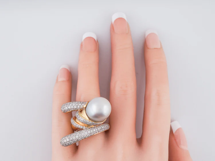 Cocktail Ring Modern Pearl and 4.18 Round Brilliant Diamonds in 18k White & Yellow Gold - Image 5