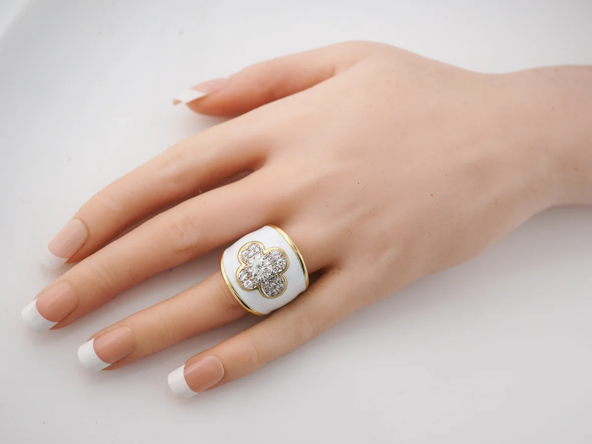 David Webb Cocktail Ring Modern .86 Round Brilliant Cut Diamond in 18k Yellow Gold - Image 7