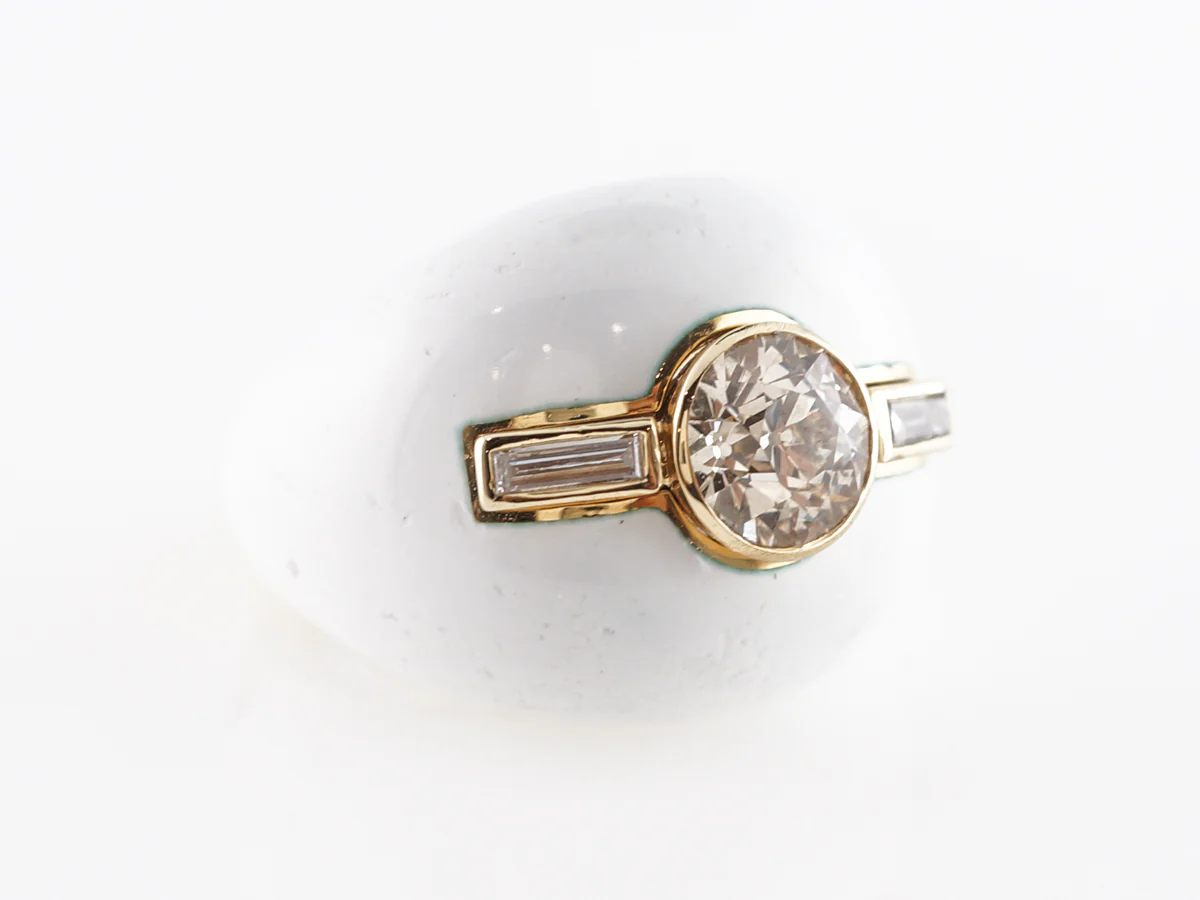 David Webb White Enamel & Diamond Ring in 18K White Gold - Image 3